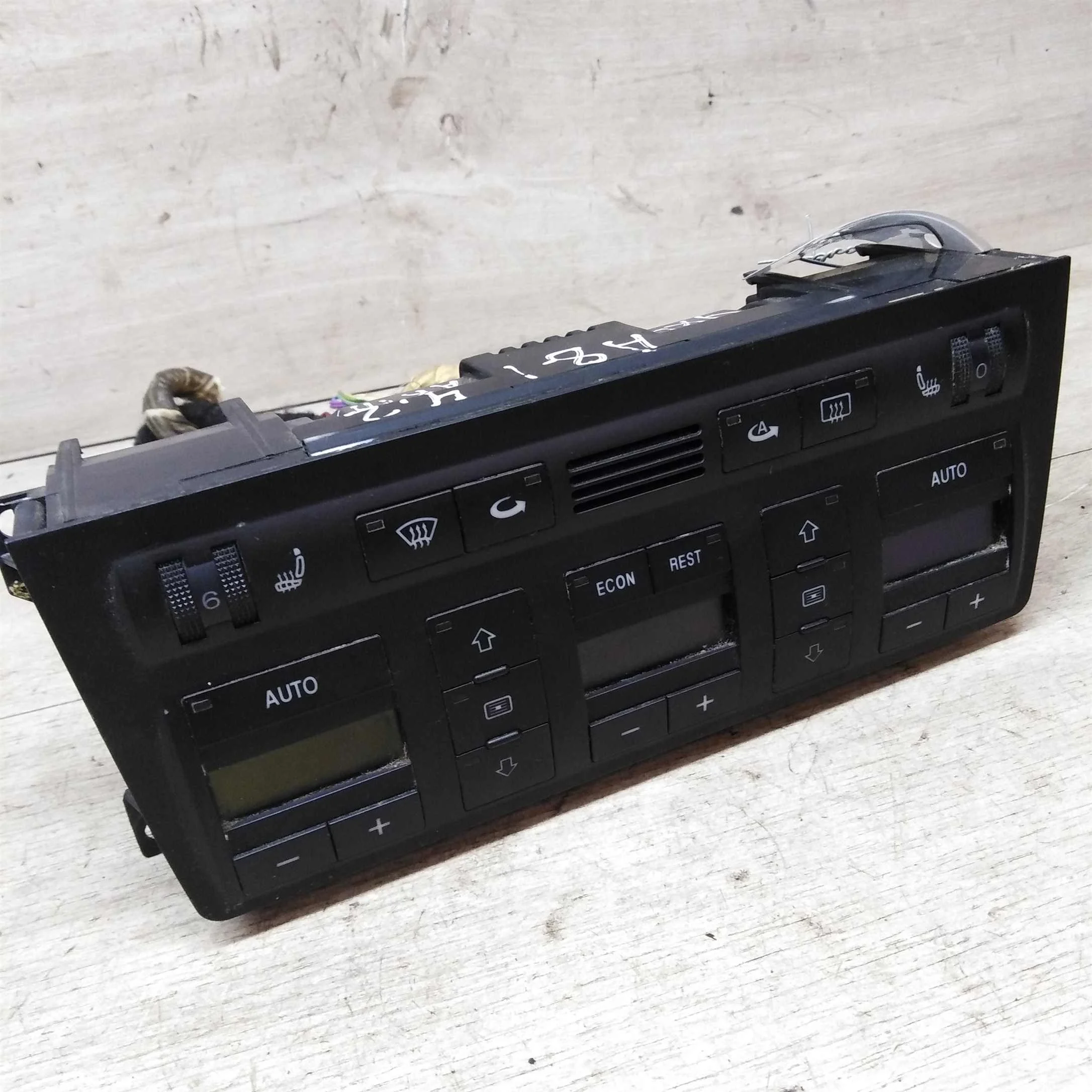 Блок управления климат-контролем печкой Audi a8 d2 (арт. 18483)