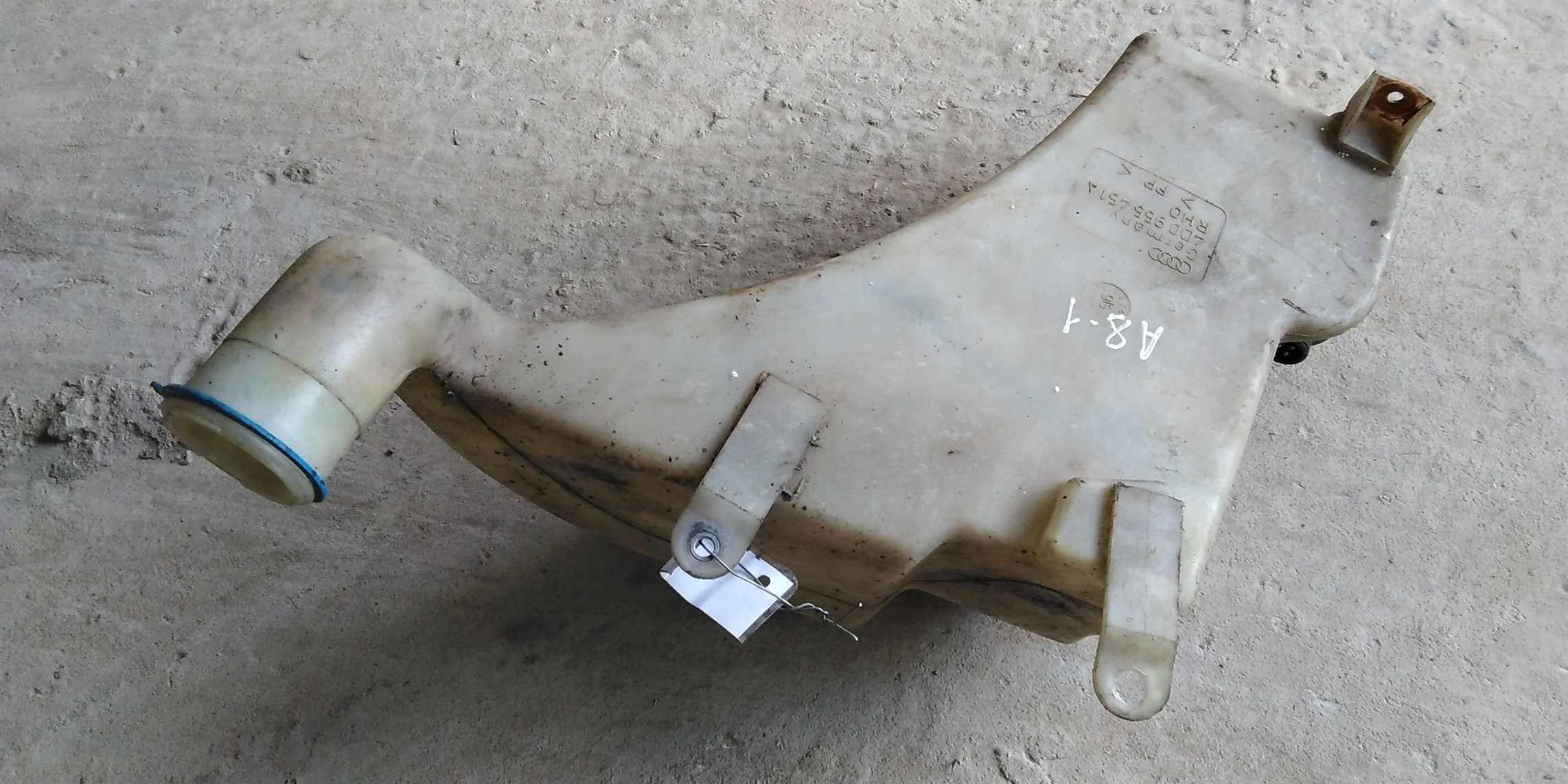 Бачок омывателя лобового стекла Audi a8 d2 (арт. 18602)