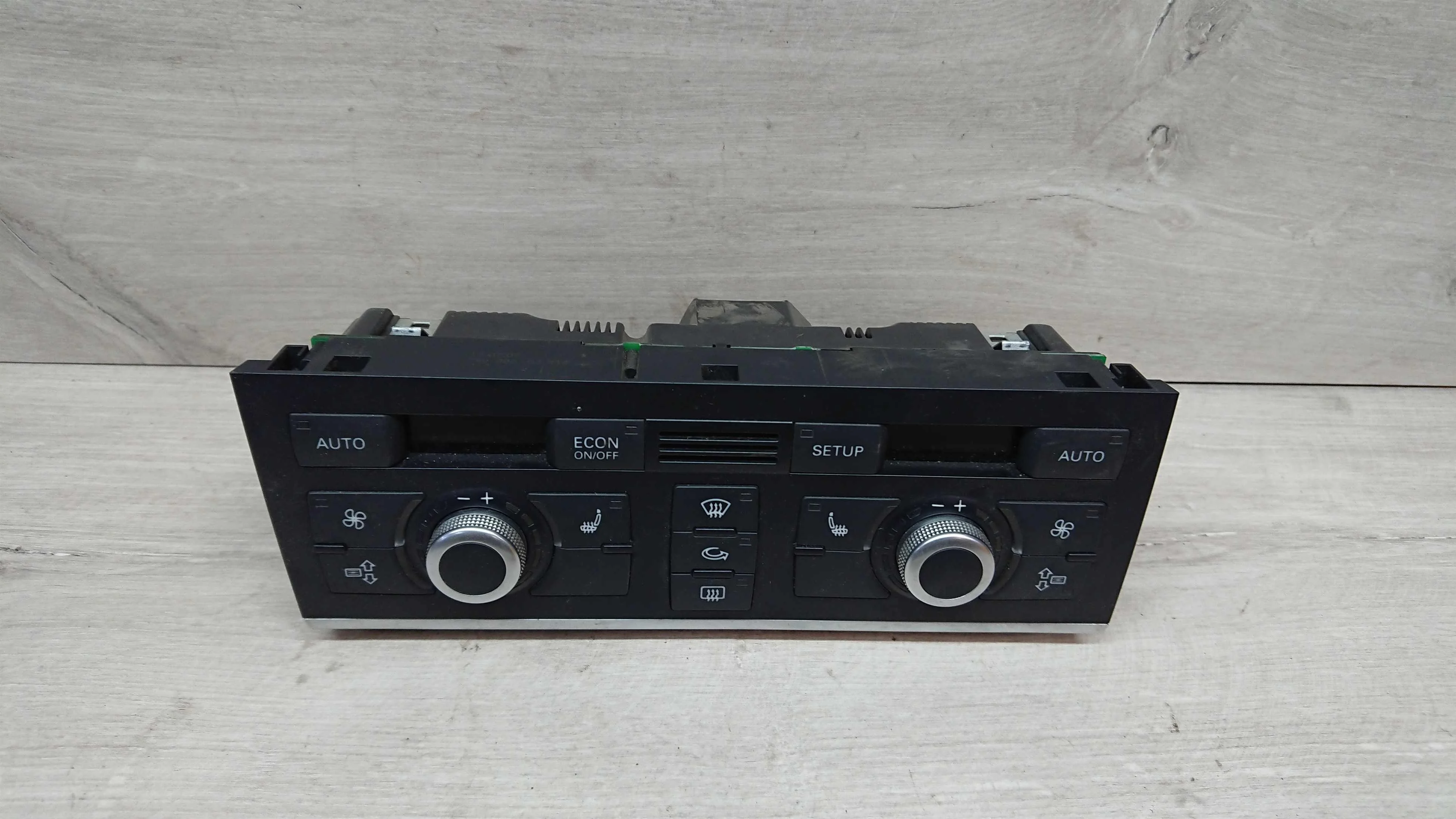 Блок управления климатической системой салона Audi A6 C6  (арт. 18654)