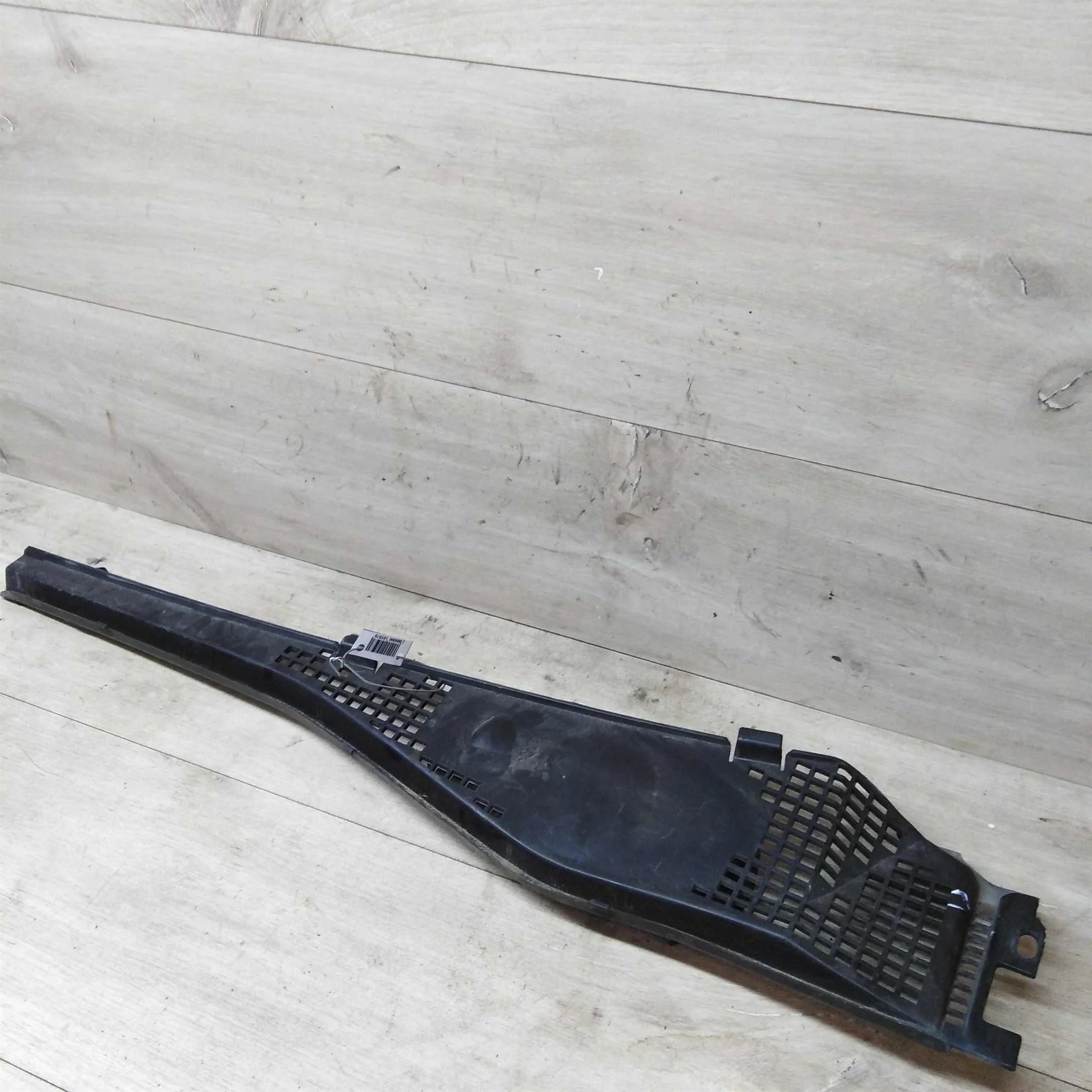 Щиток водоотводящий левый Renault Logan  (арт. 19523)