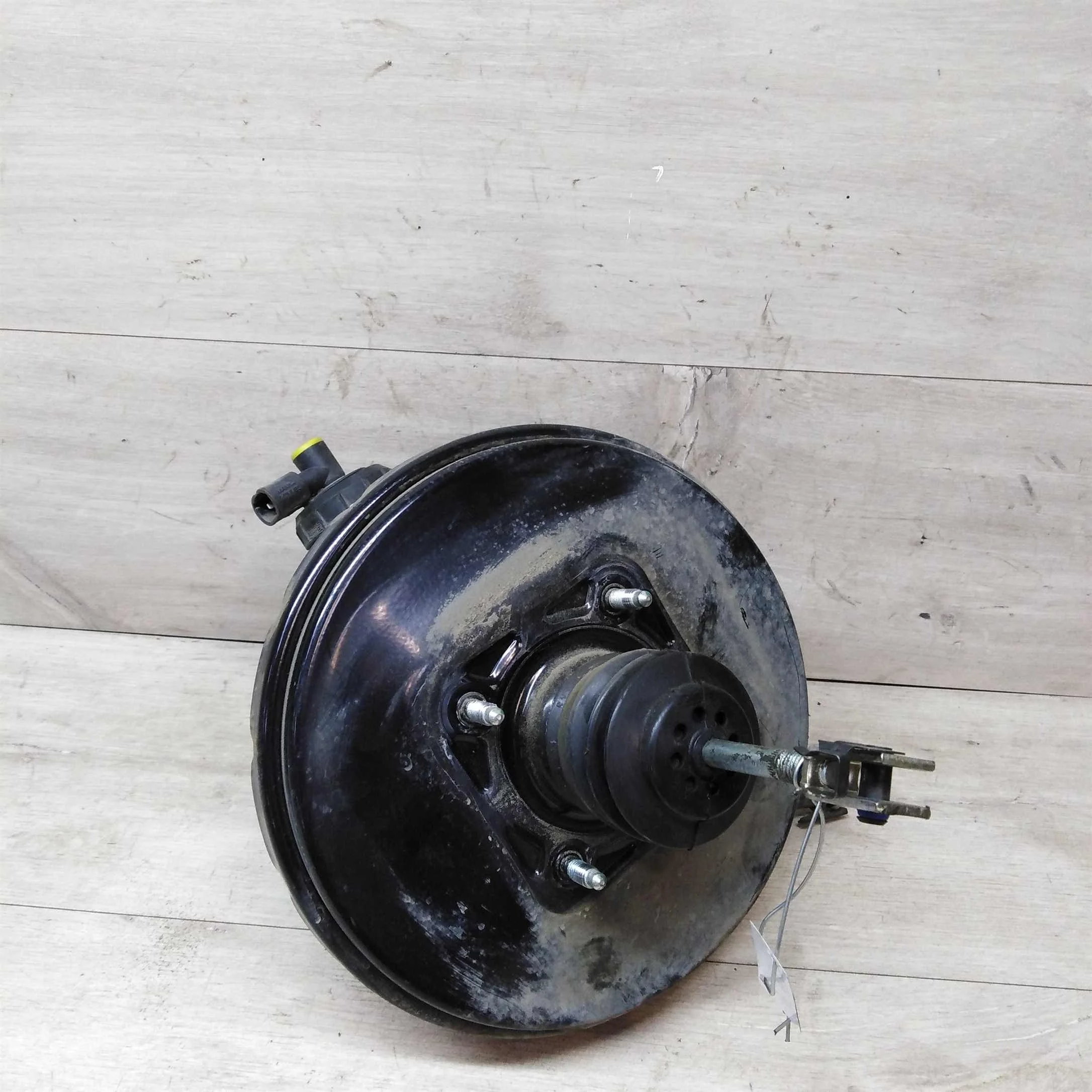 вакуумный усилитель тормозов Renault Logan    (арт. 19537)