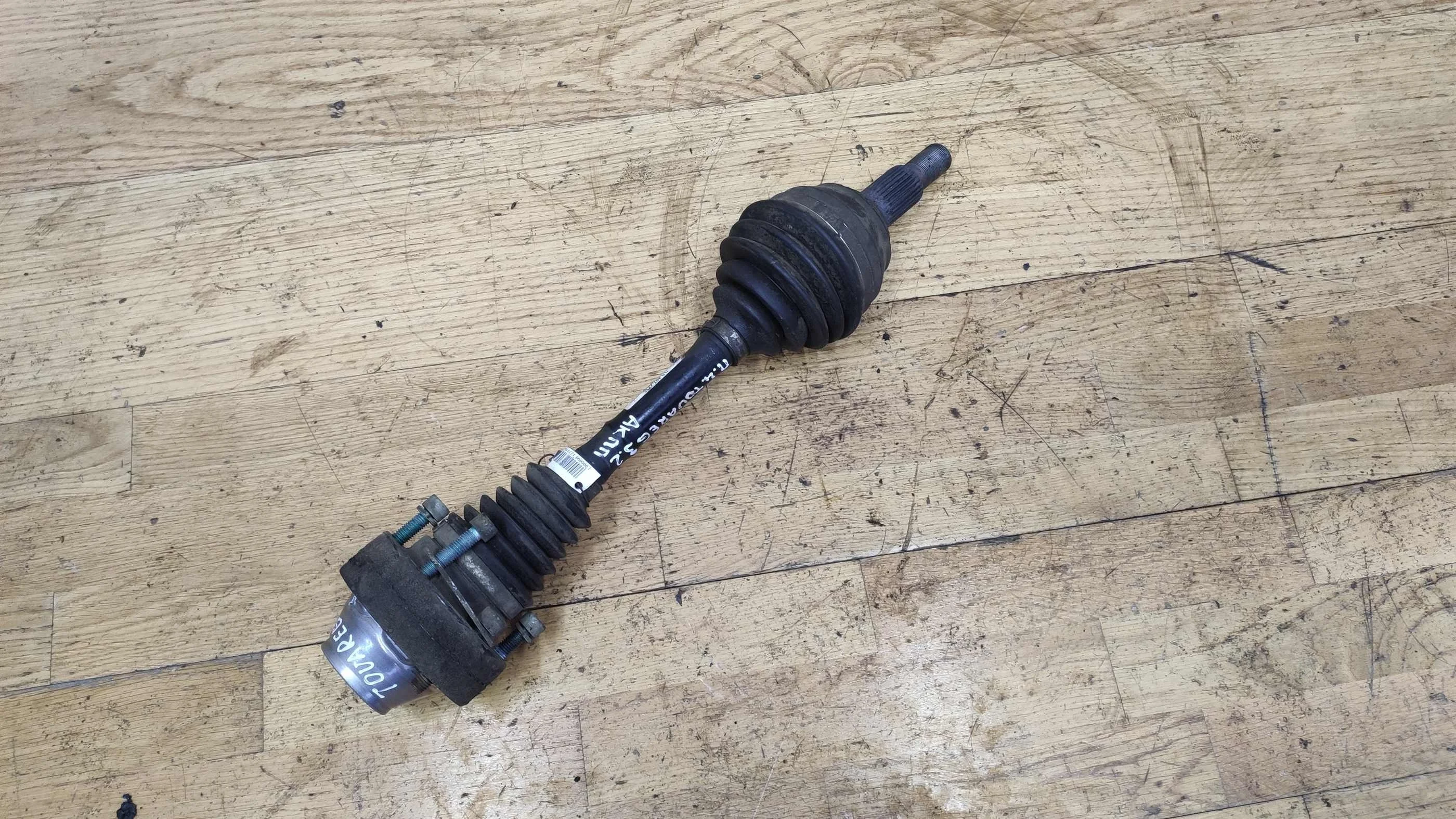 Привод передний левый Volkswagen touareg (арт. 20464)