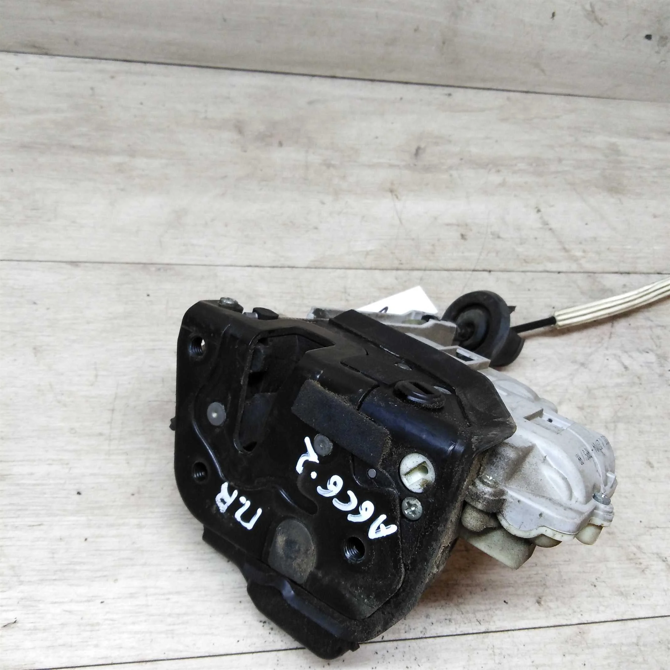 Замок двери передний правый Audi A6 C6 (арт. 21322)