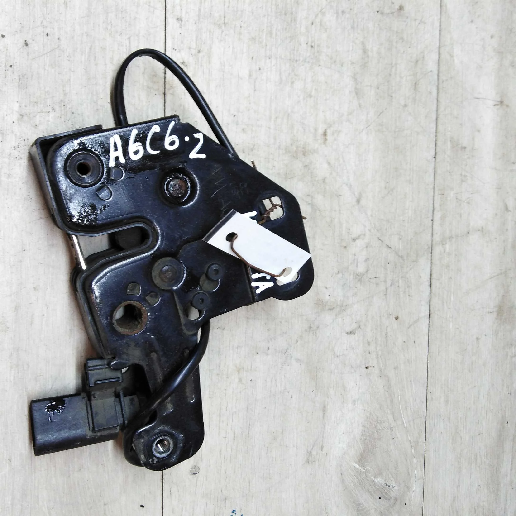 Замок капота Audi A6 C6 (арт. 21569)