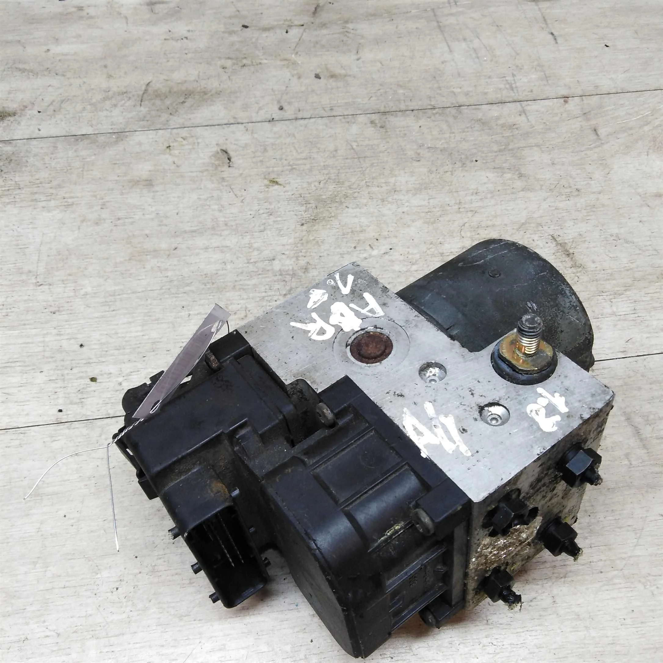 Блок ABS Volkswagen Passat B5 8e0614111 (арт. 22279)