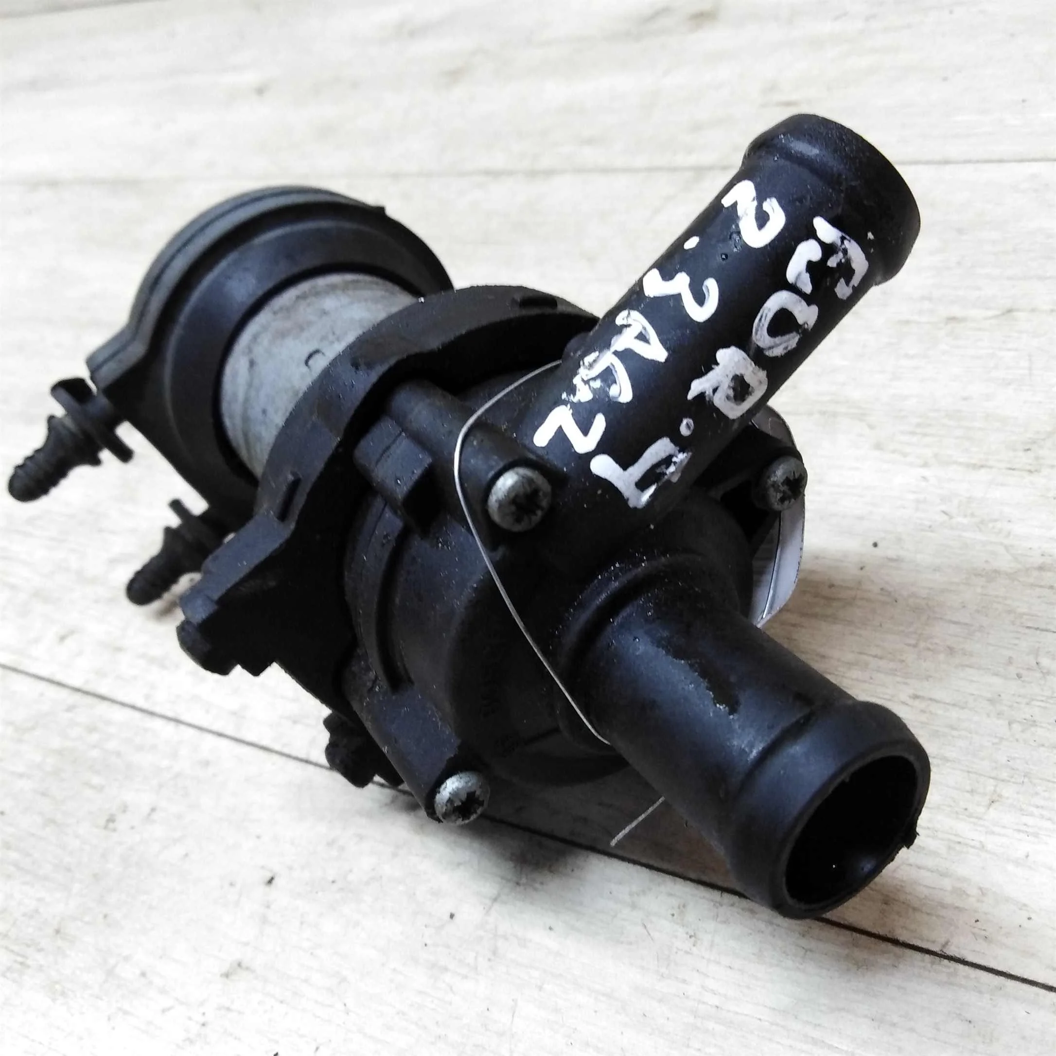 Помпа водяная электрическая Volkswagen Bora 2.3 agz (арт. 23035)