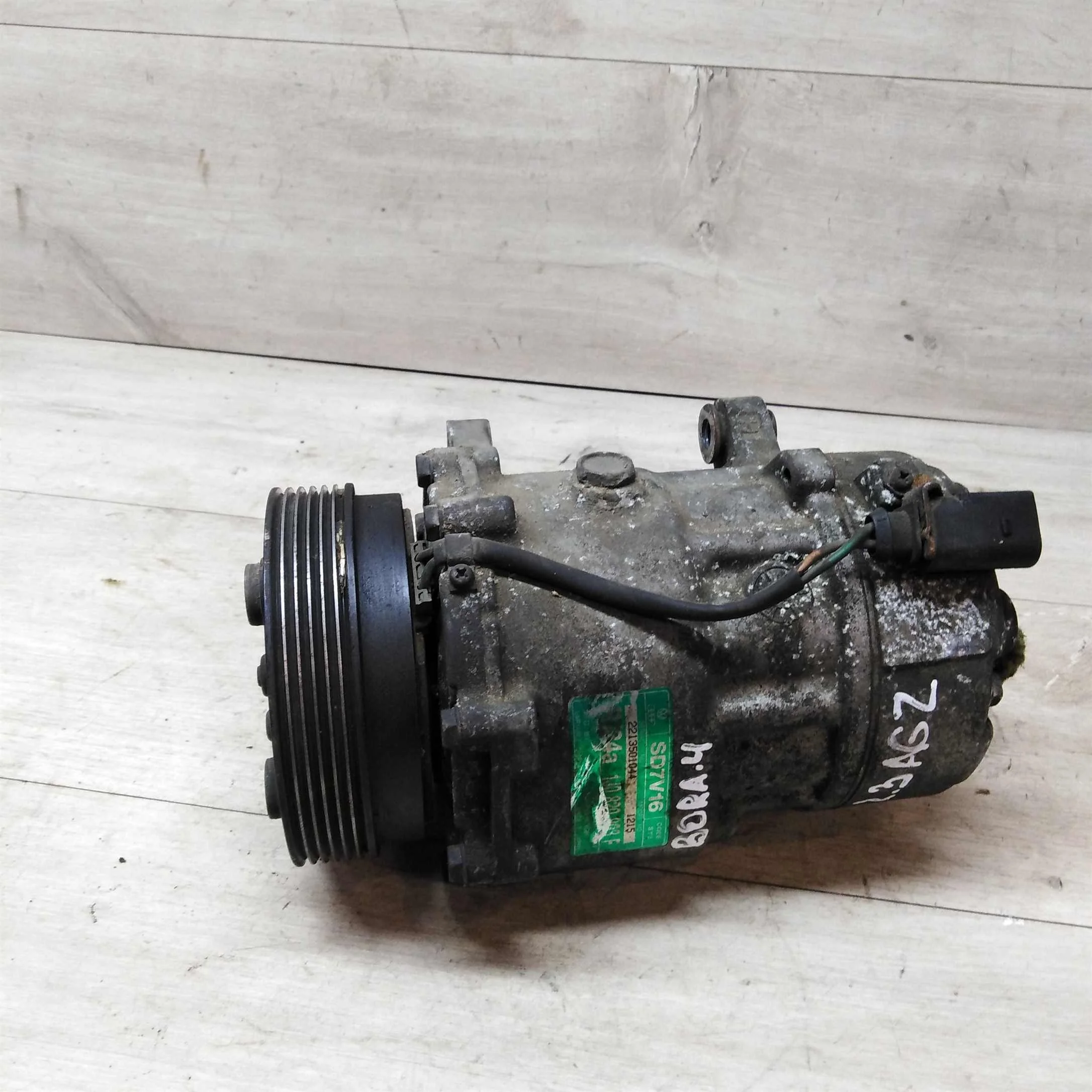 Компрессор кондиционера Volkswagen Bora 2.3 agz (арт. 23178)