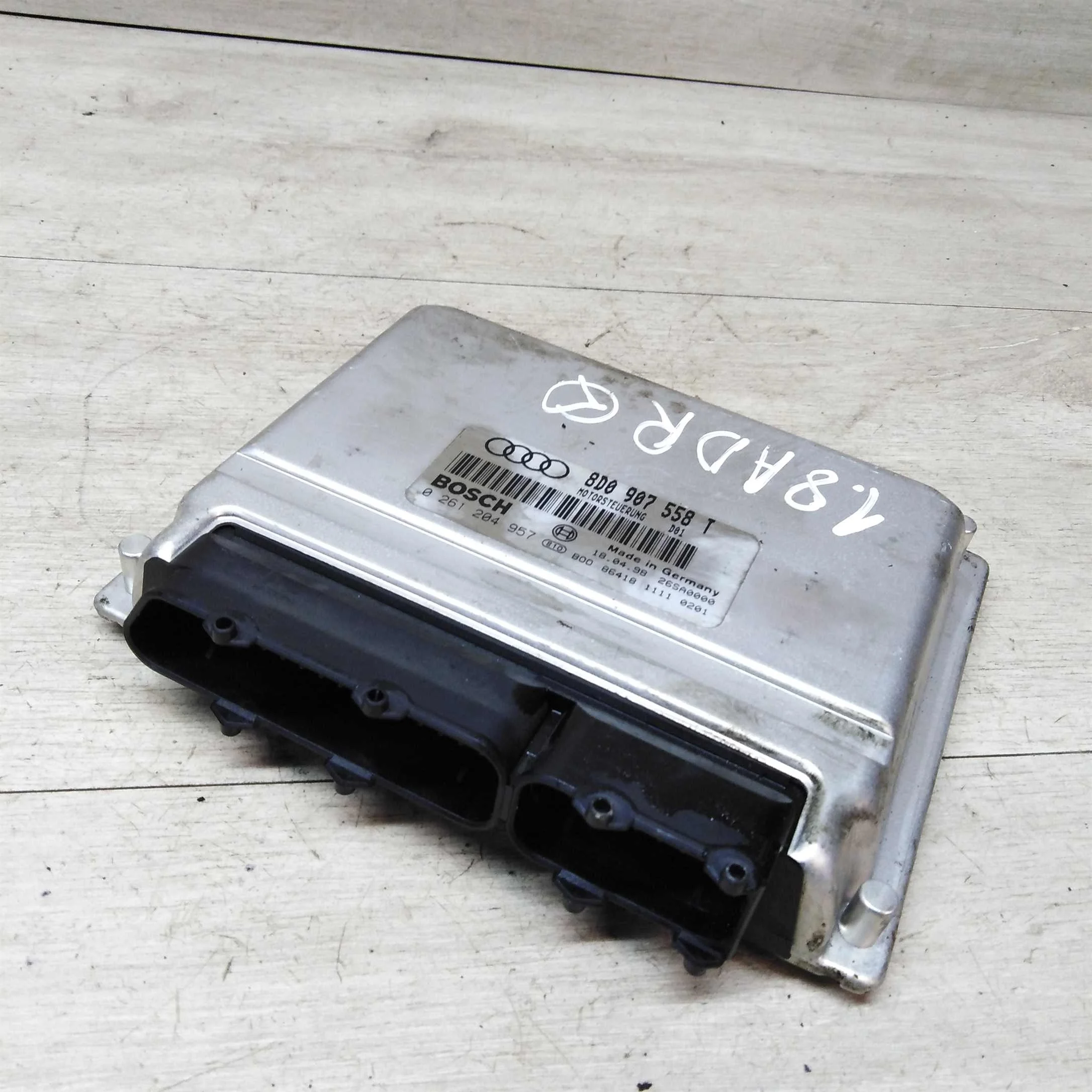 ЭБУ Volkswagen Passat B5 1.8 ADR (арт. 24353)