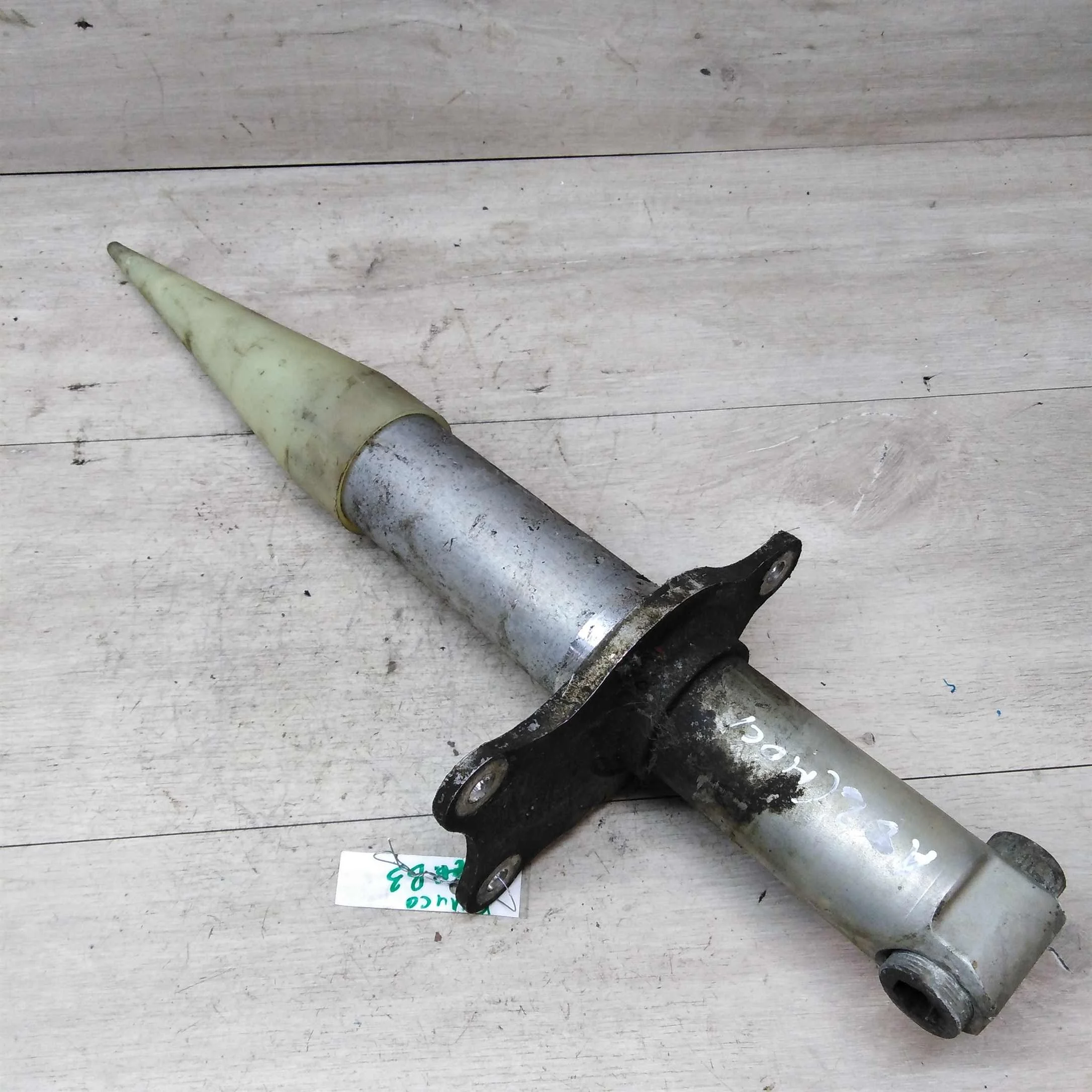 Кронштейн бампера передний левый Audi a8 d2 (арт. 24484)