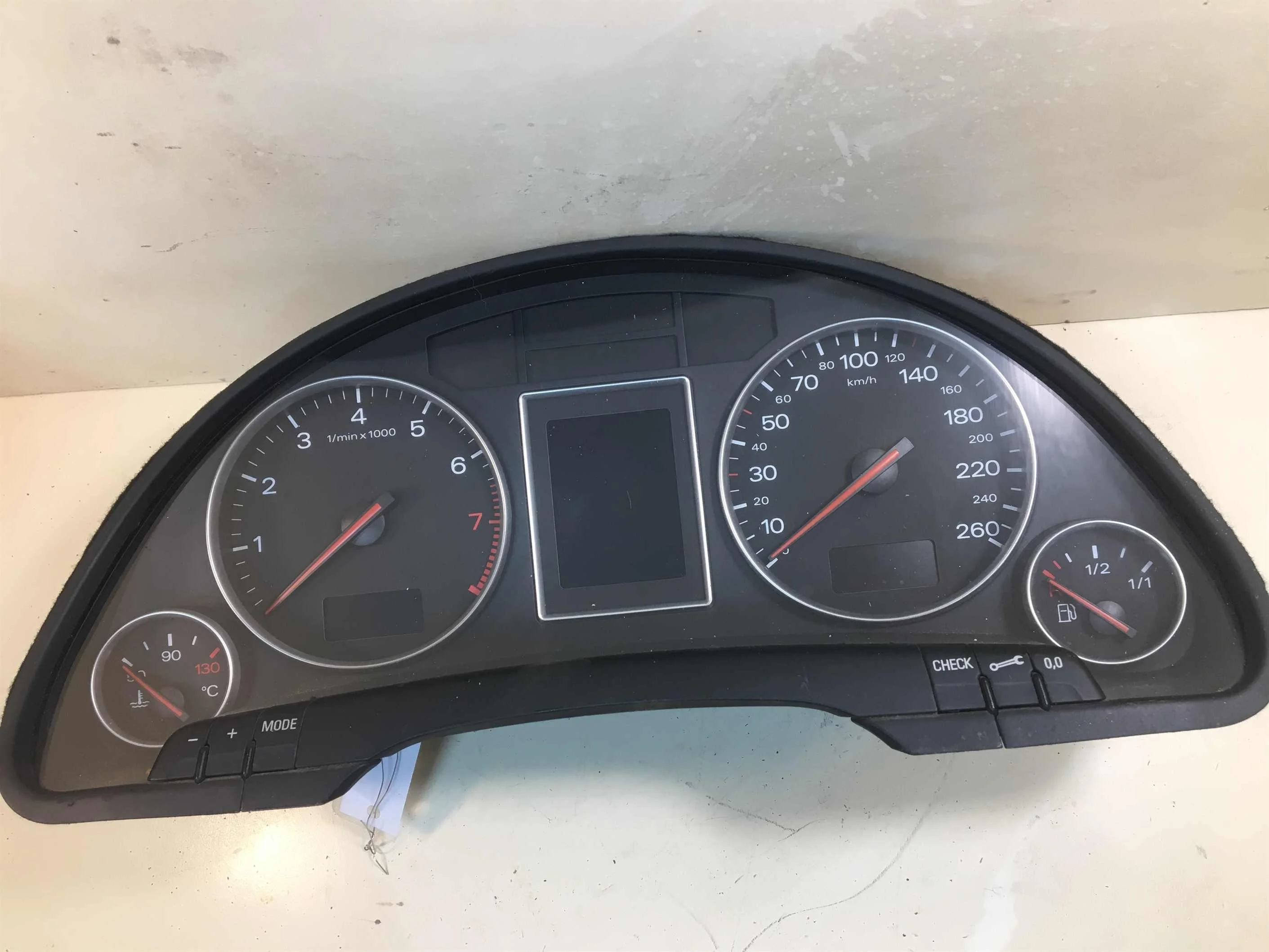 Приборная панель щиток Audi A4 B6 8E 2.0i alt (арт. 24541)