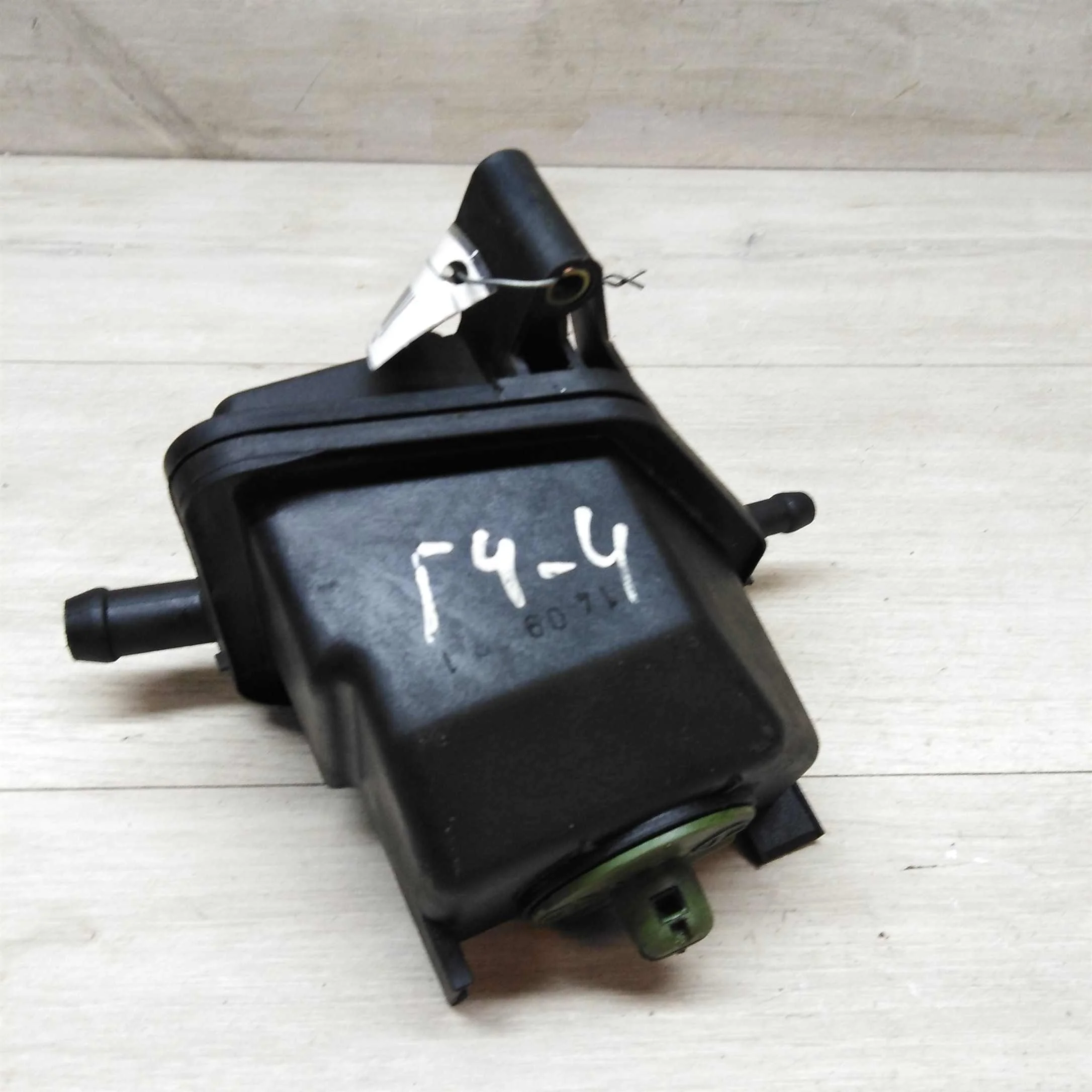 Бачок жидкости гура Volkswagen Golf 4 (арт. 27809)