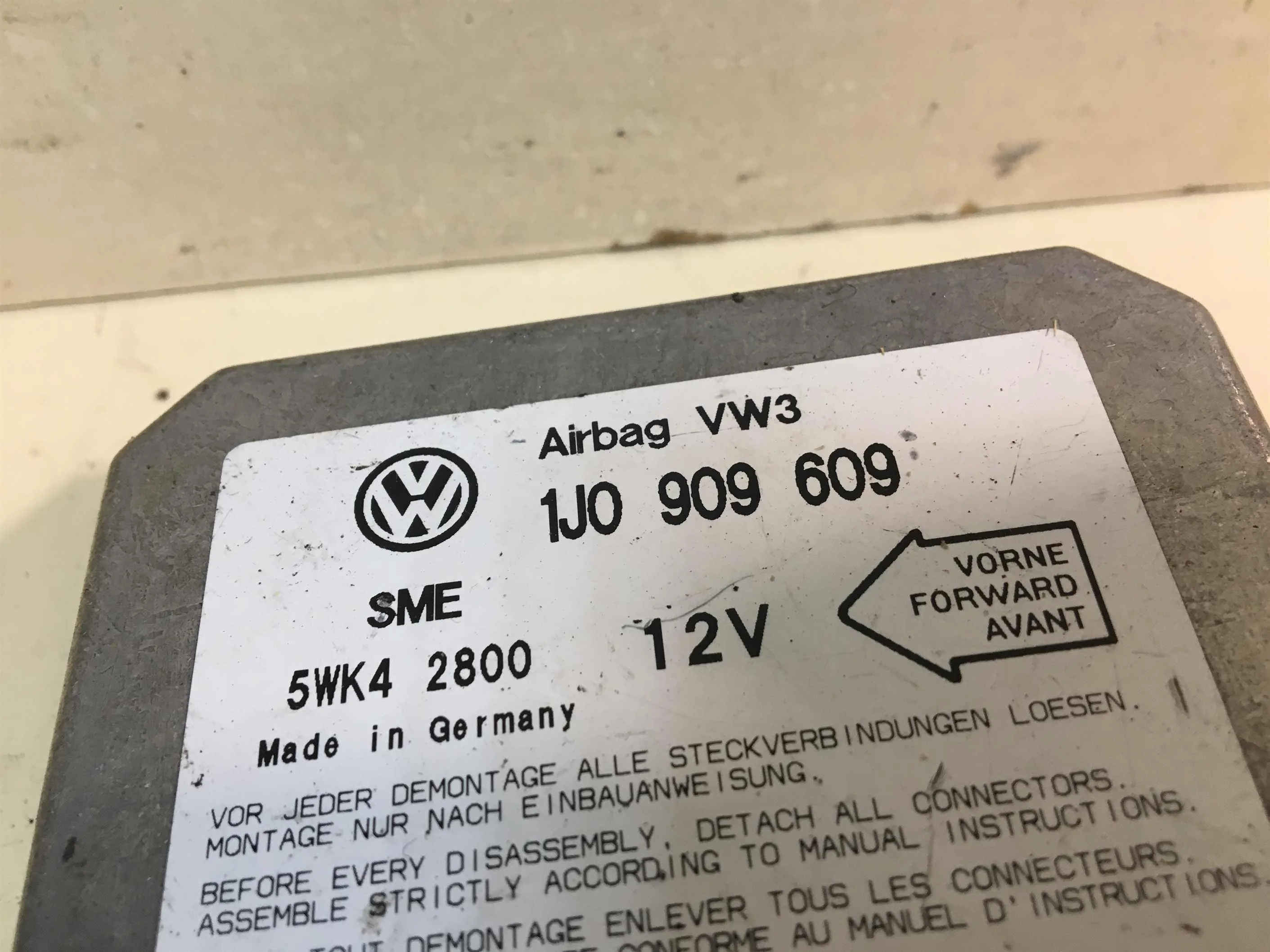 Блок управления Airbag подушками безопасности Volkswagen Bora   б/у  (арт. 28386)