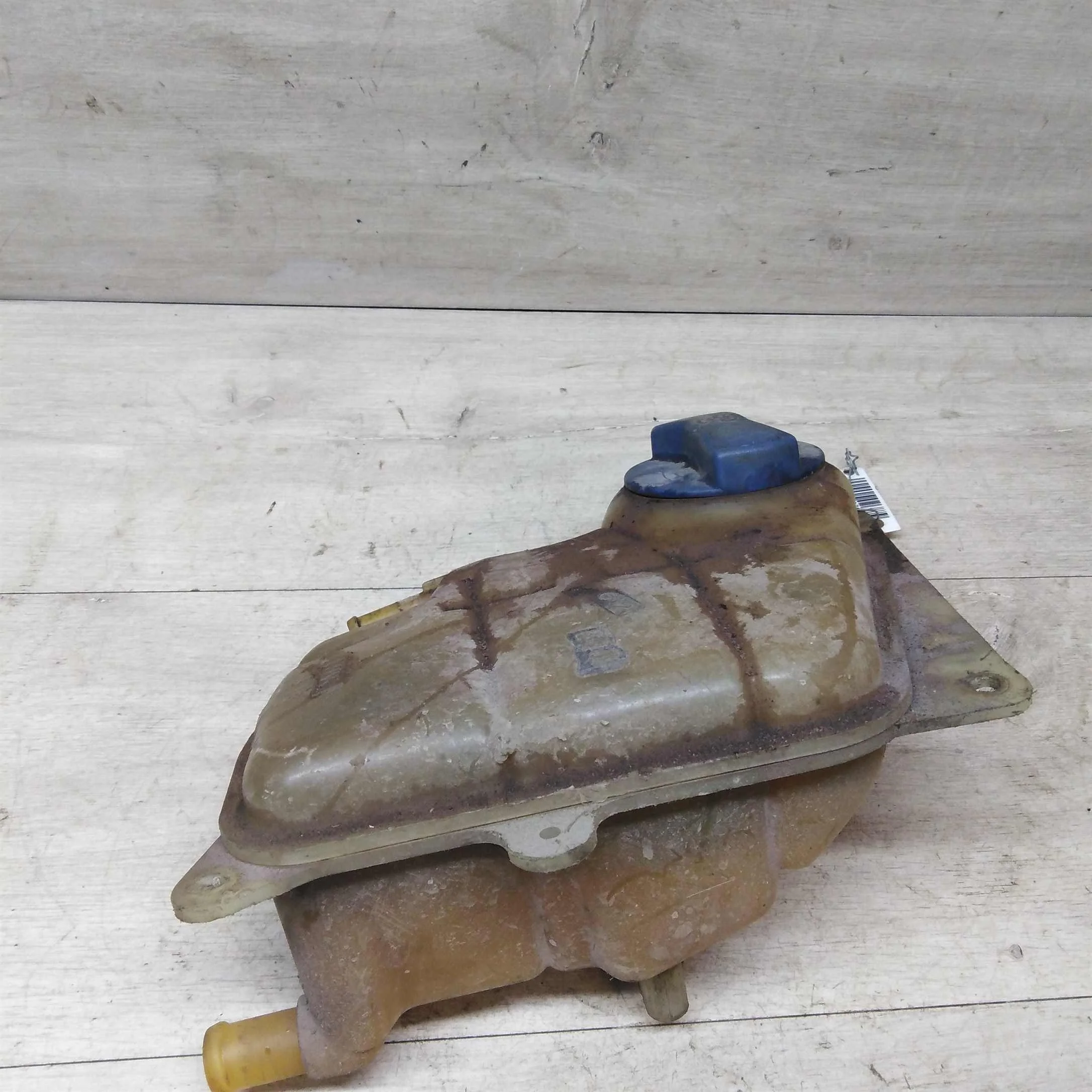 Бачок расширительный на Volkswagen Passat B5 (арт. 28564)