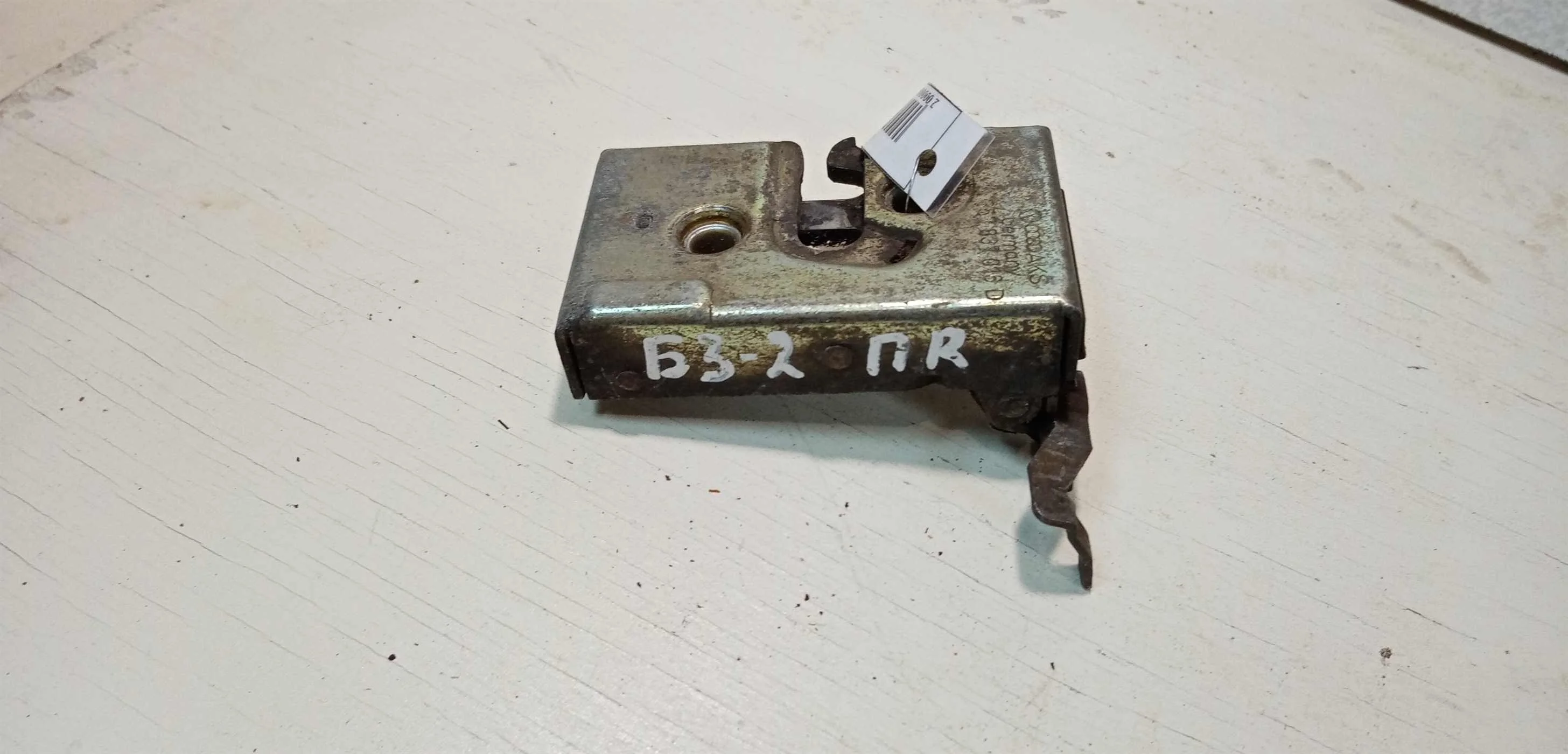 Замок двери передний правый Volkswagen Passat B3 (арт. 28594)