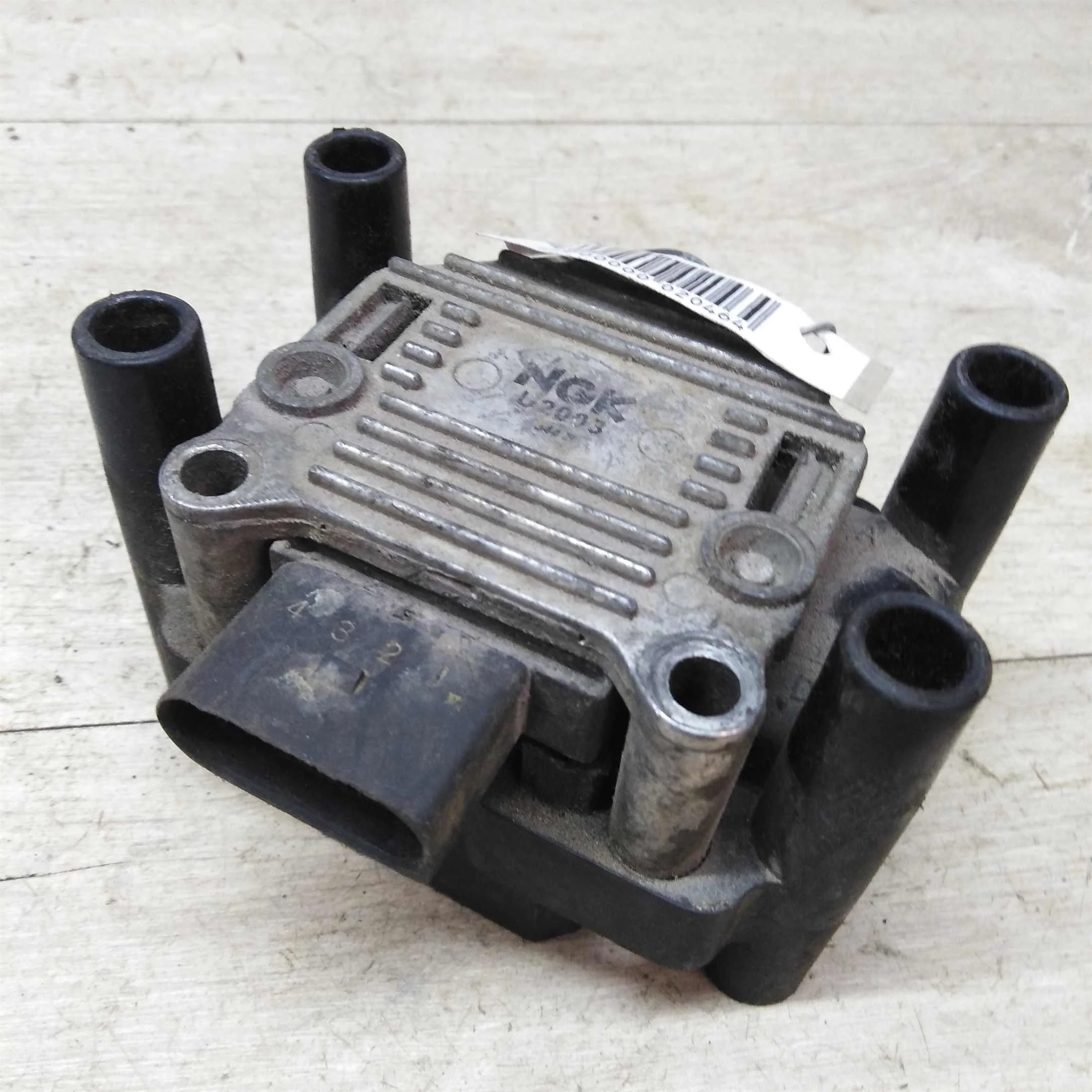 Катушка зажигания Volkswagen Passat B5 1.6 ahl (арт. 28611)