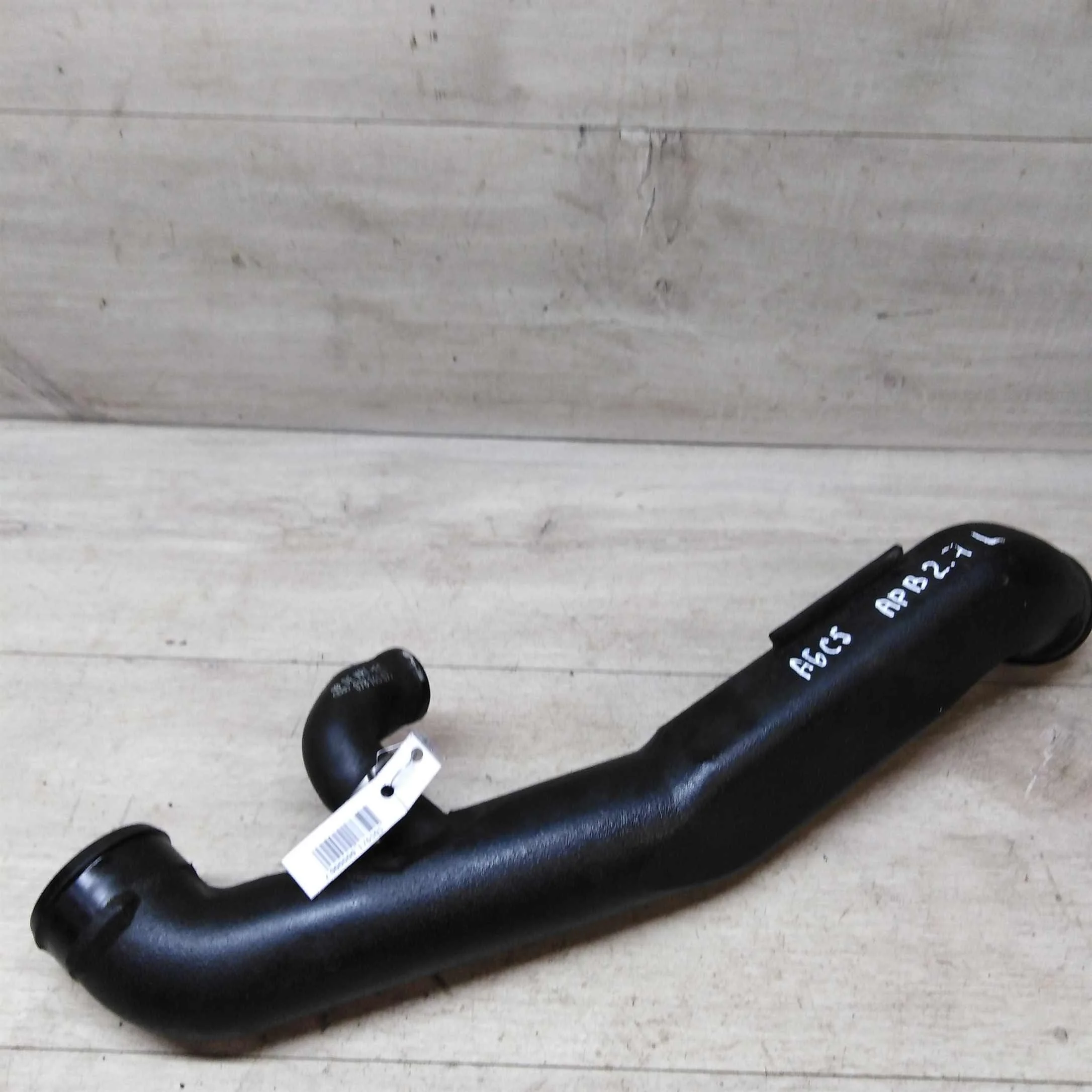 Патрубок воздуховода Audi A6 C5 2.7 I biturbo APB   (арт. 29536)