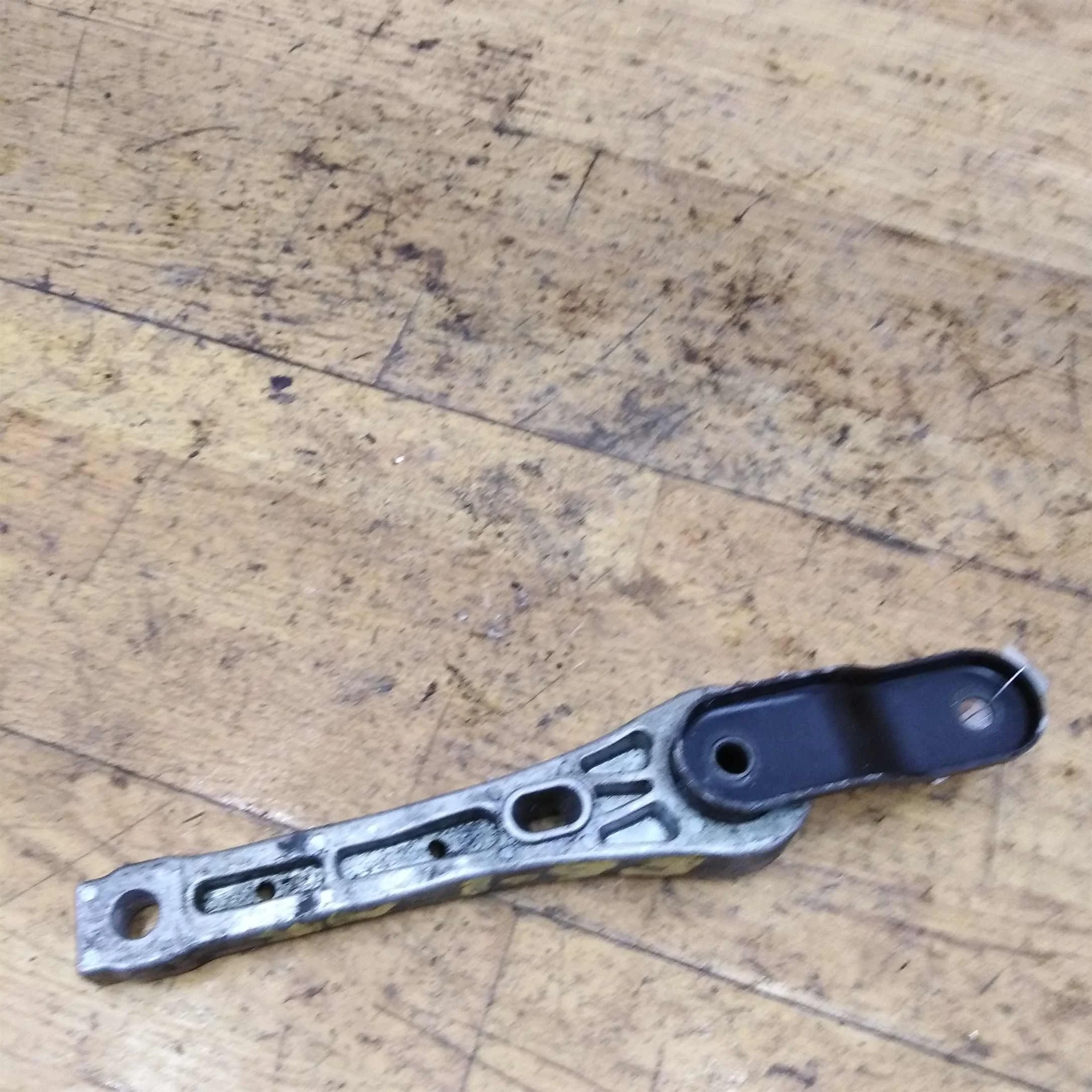 Кронштейн АКПП DSG Volkswagen Passat B6 2.0 TDI (арт. 30353)