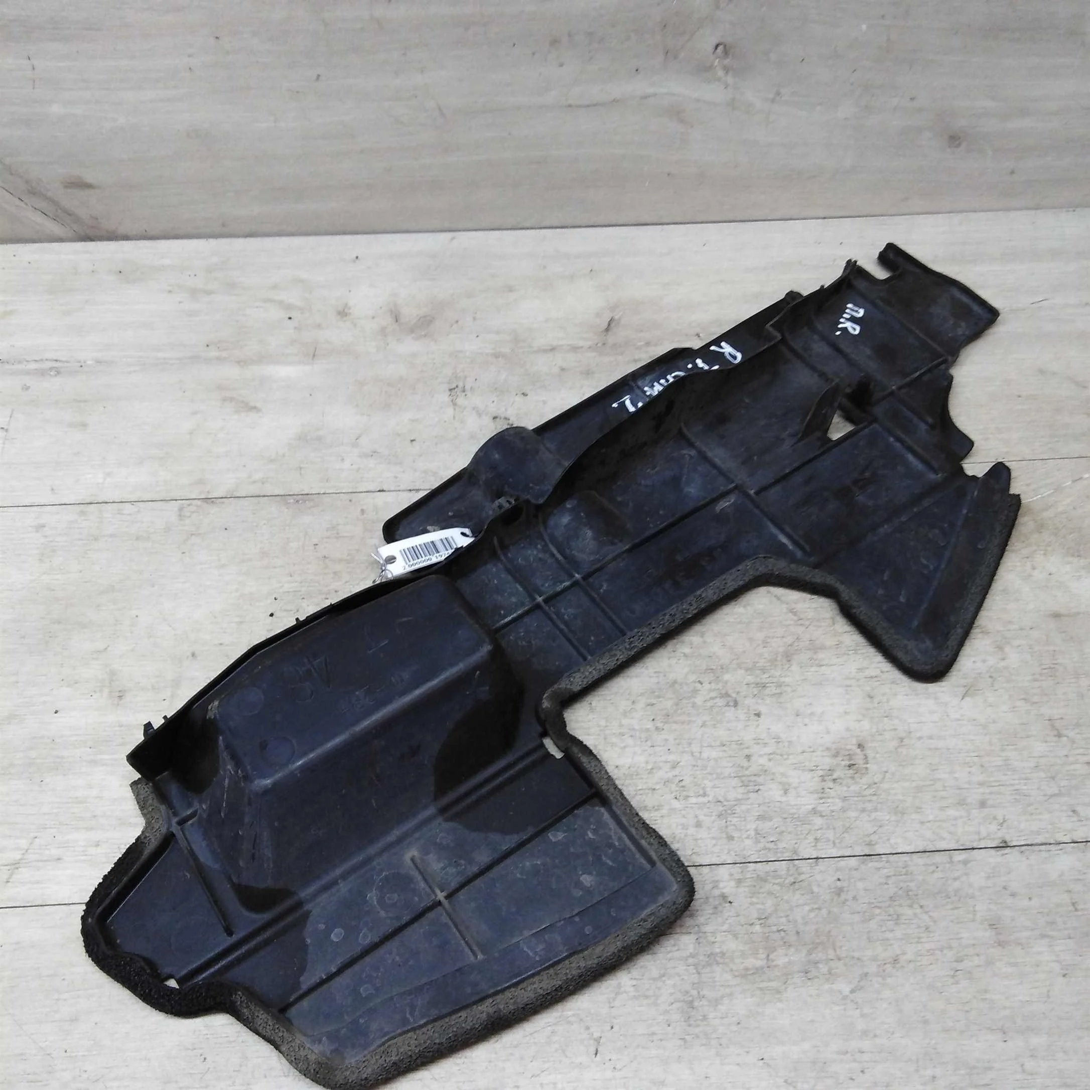 Защита крыла правая toyota camry v40 3.5 2gr (арт. 31720)