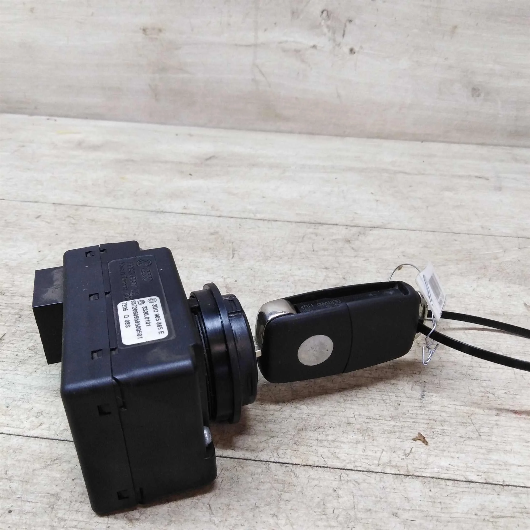 Замок зажигания Volkswagen touareg рест (арт. 33055)