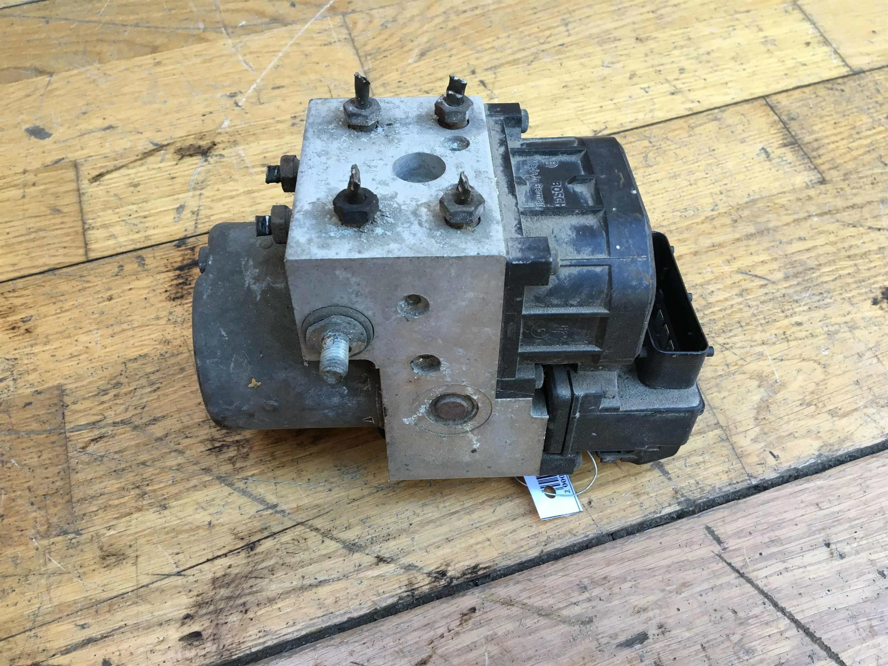 Блок ABS mitsubishi carisma рест  (арт. 33341)