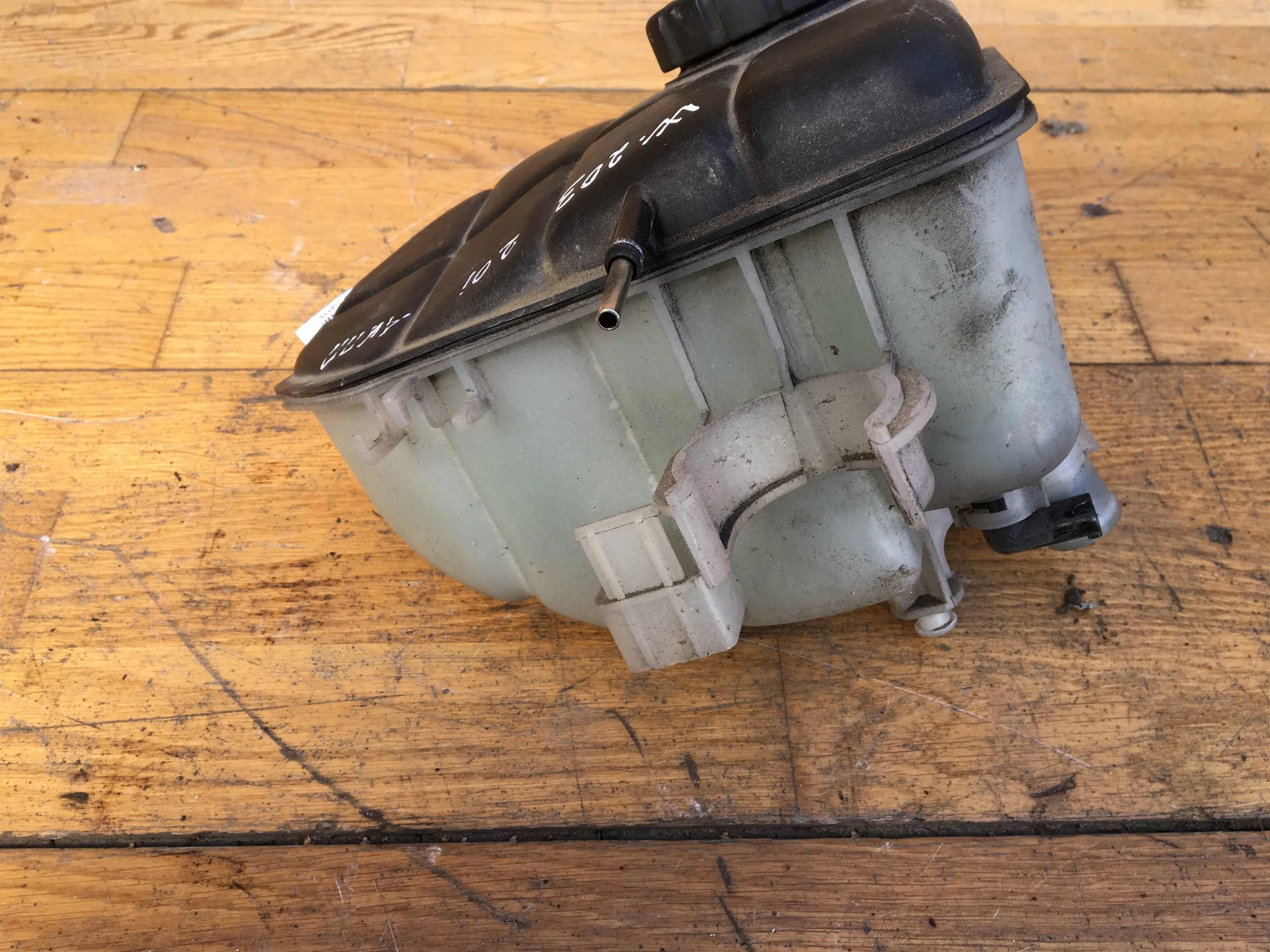 Бачок расширительный Mercedes W203 до рест (арт. 33442)