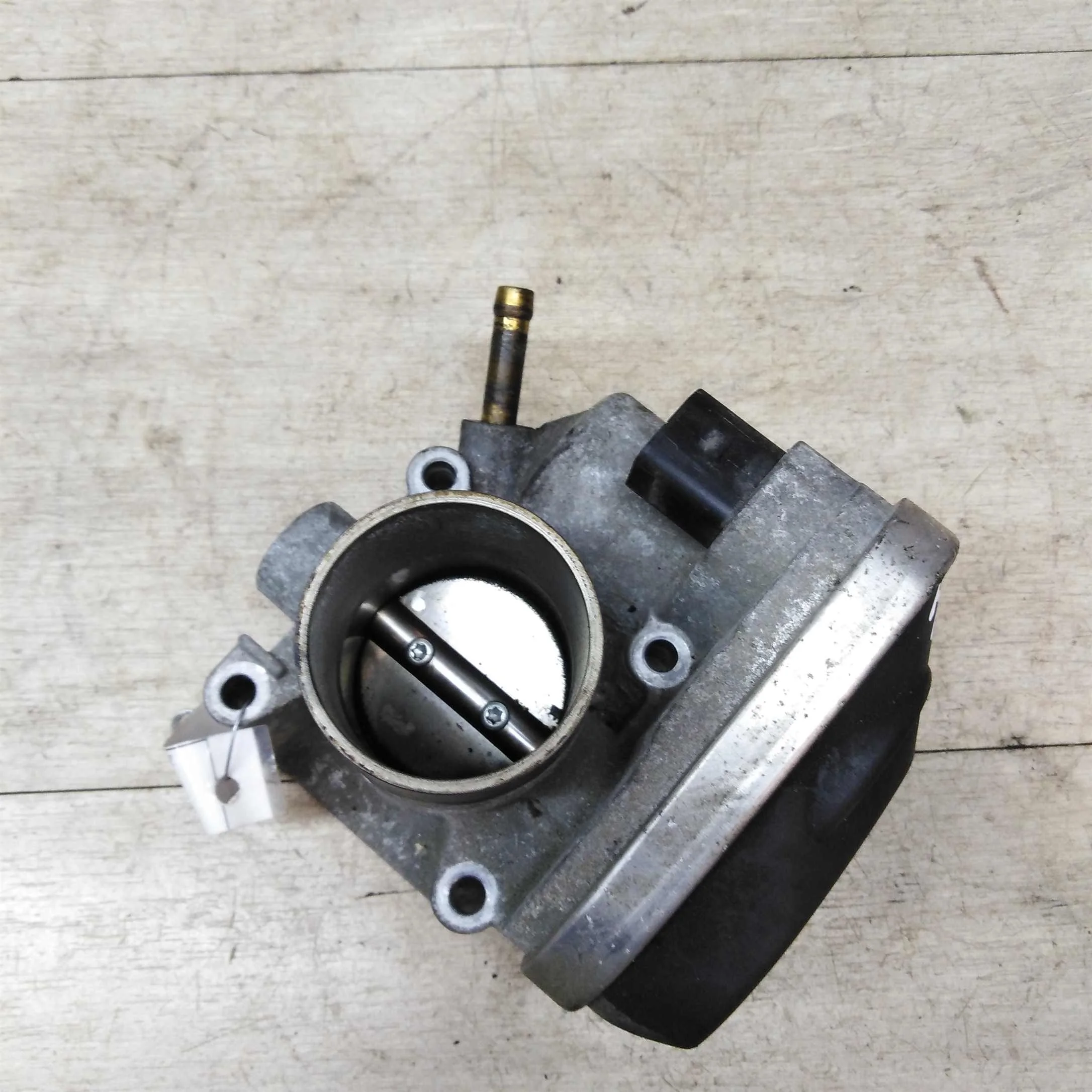 Дроссельная заслонка 1.4 BCA Volkswagen Golf 4 Skoda Octavia Tour Volkswagen Bora  (арт. 33861)