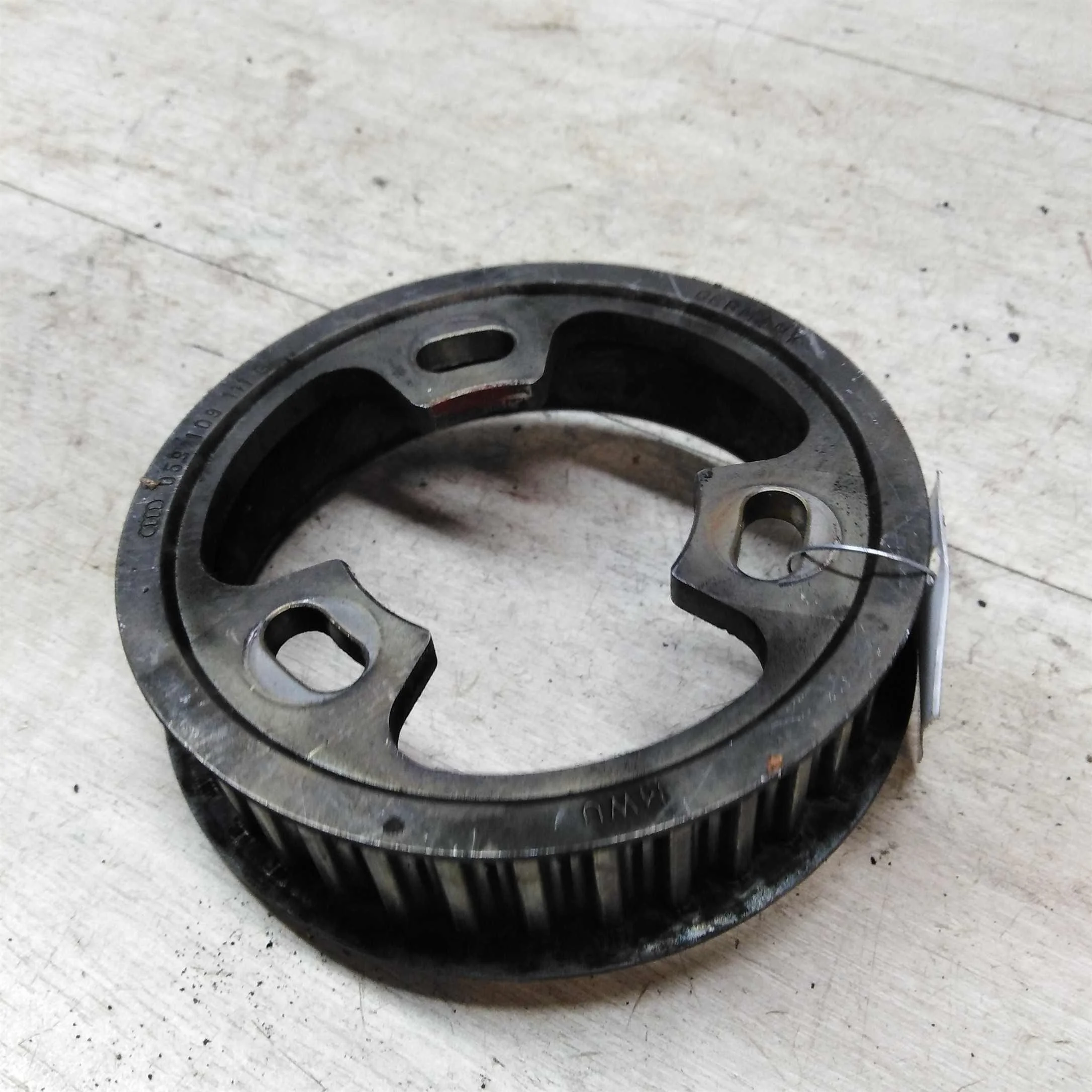 Шестерня (шкив) распредвала Audi A4 B6  (арт. 33863)