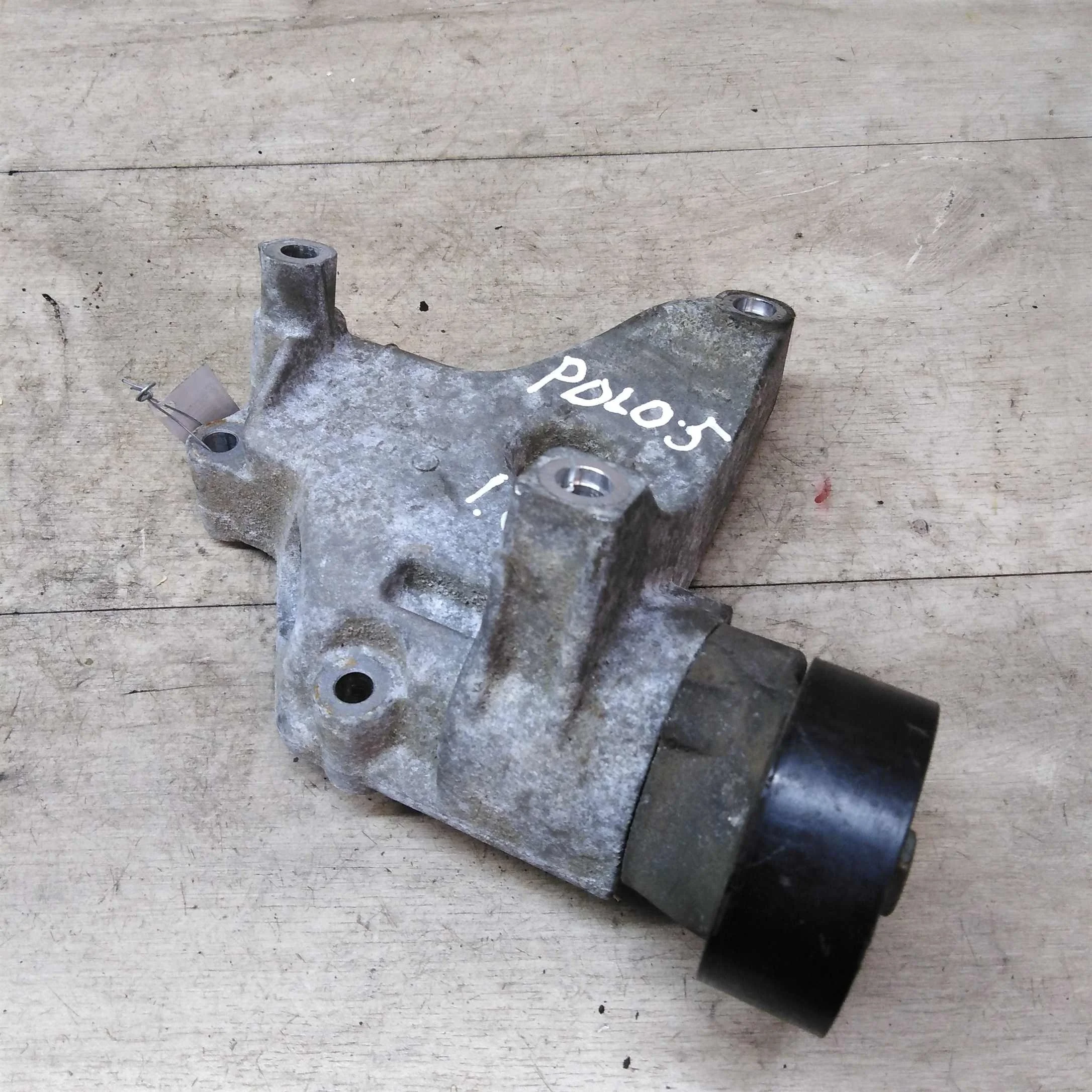 Кронштейн крепления компрессора кондиционера Volkswagen polo sedan 1.6 cfna АКПП  (арт. 34056)