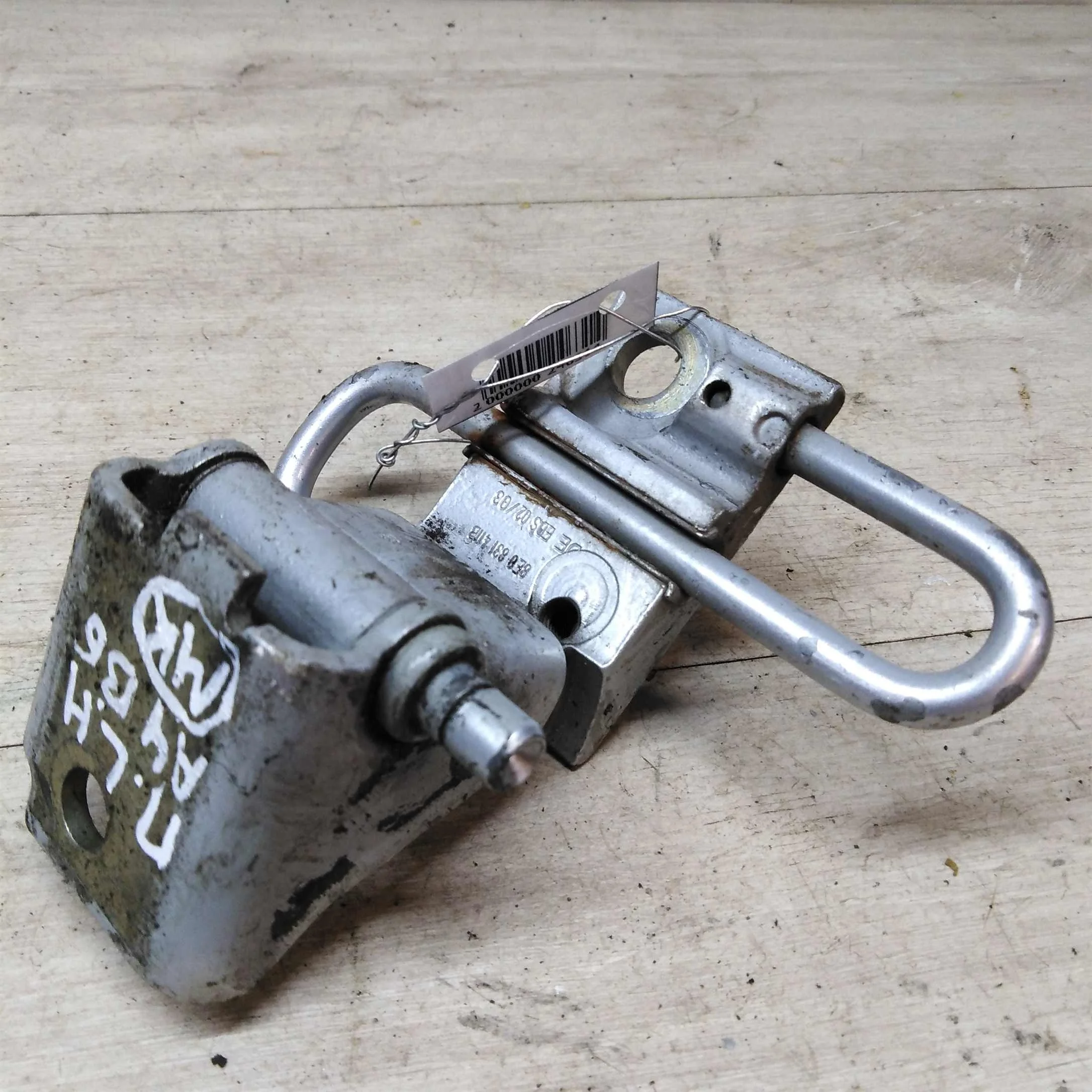 Петля двери передняя левая нижняя Audi A4 B6  (арт. 34277)