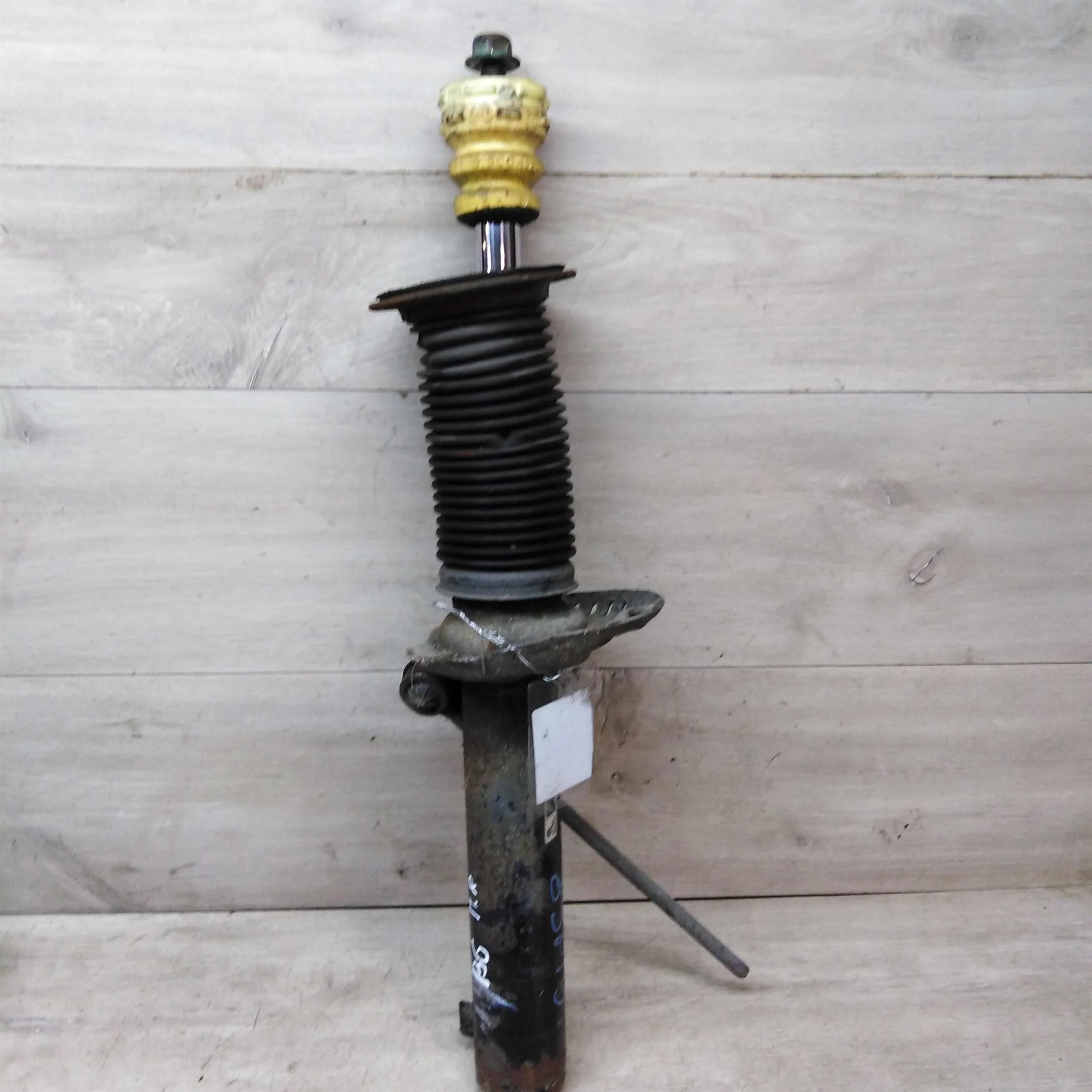 Амортизатор передний стойка Volkswagen Passat B6 (арт. 34475)