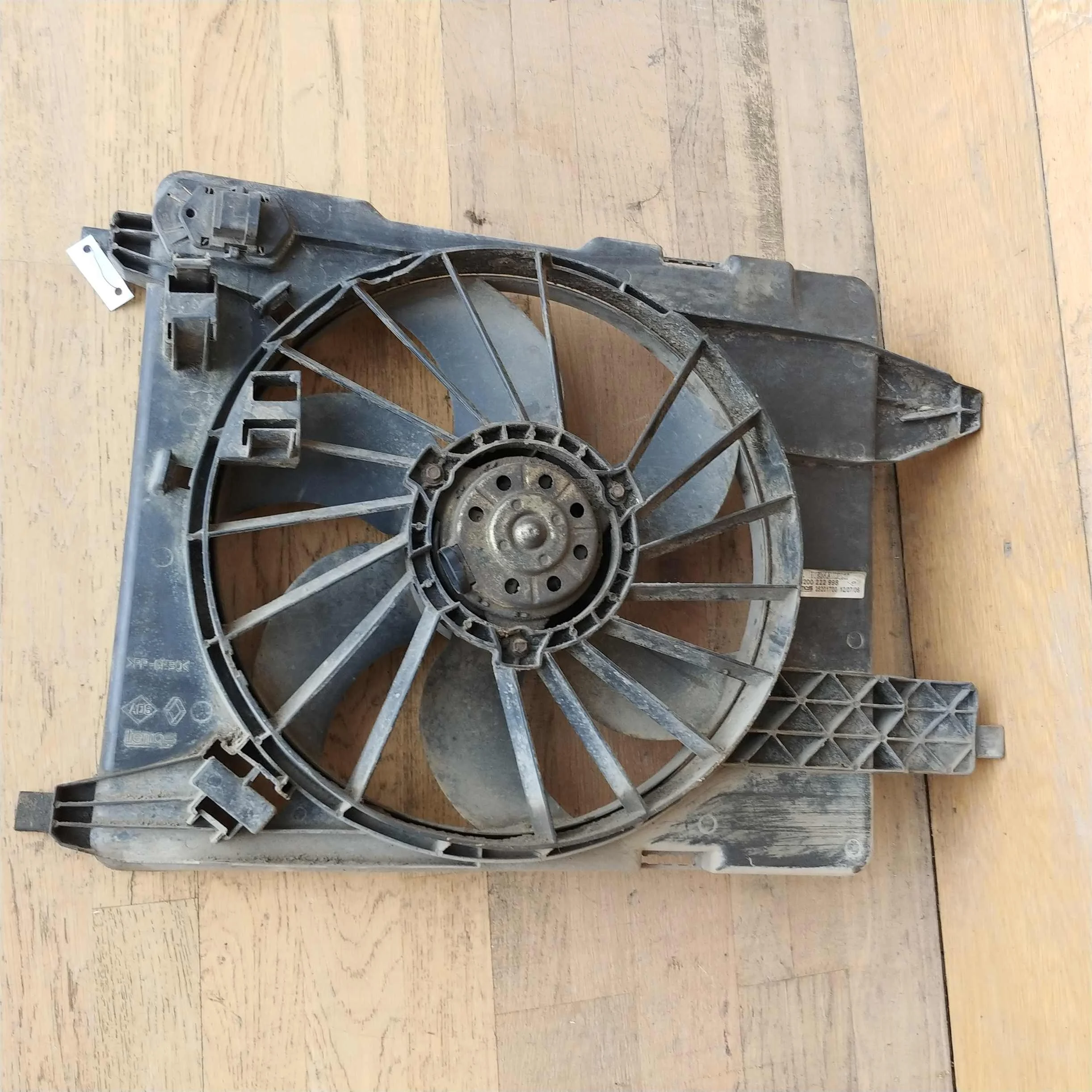 Вентилятор охлаждения Renault Megane 2  (арт. 34748)