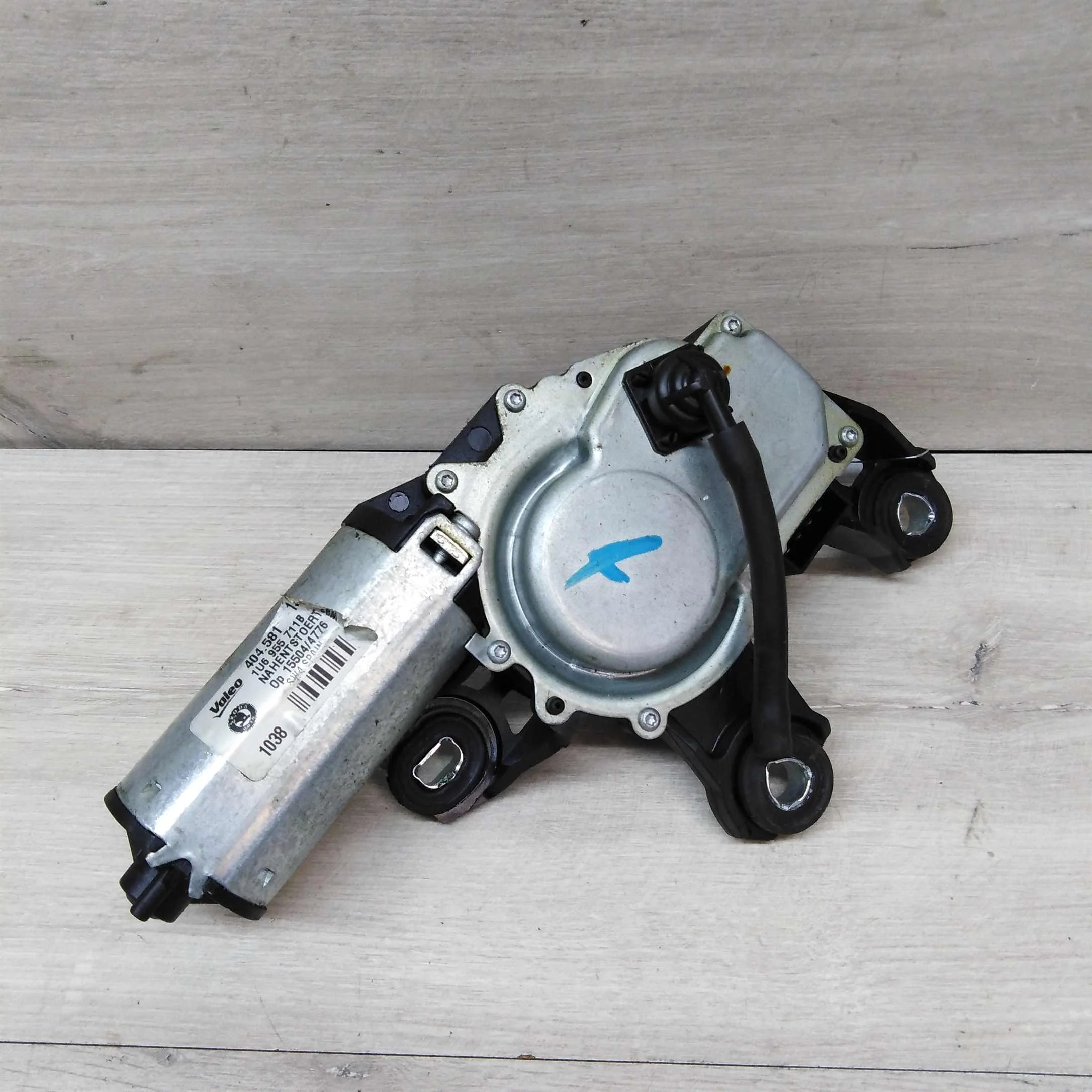 Моторчик заднего стеклоочистителя Skoda Octavia Tour хэтчбек  (арт. 35217)