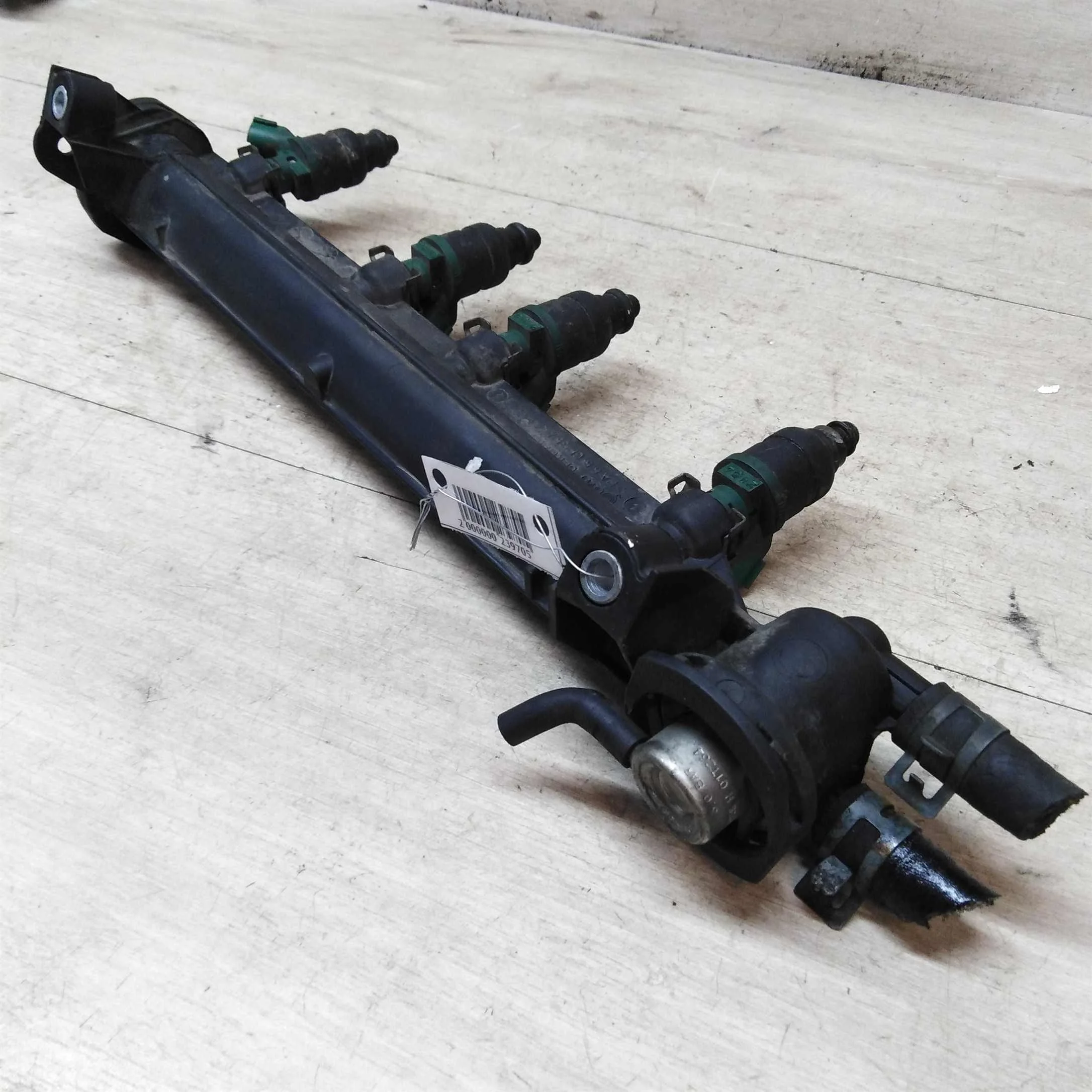 Форсунка топливная рампа 1.6i AVU Volkswagen Golf 4 Skoda Octavia Tour Volkswagen Bora (арт. 36721)