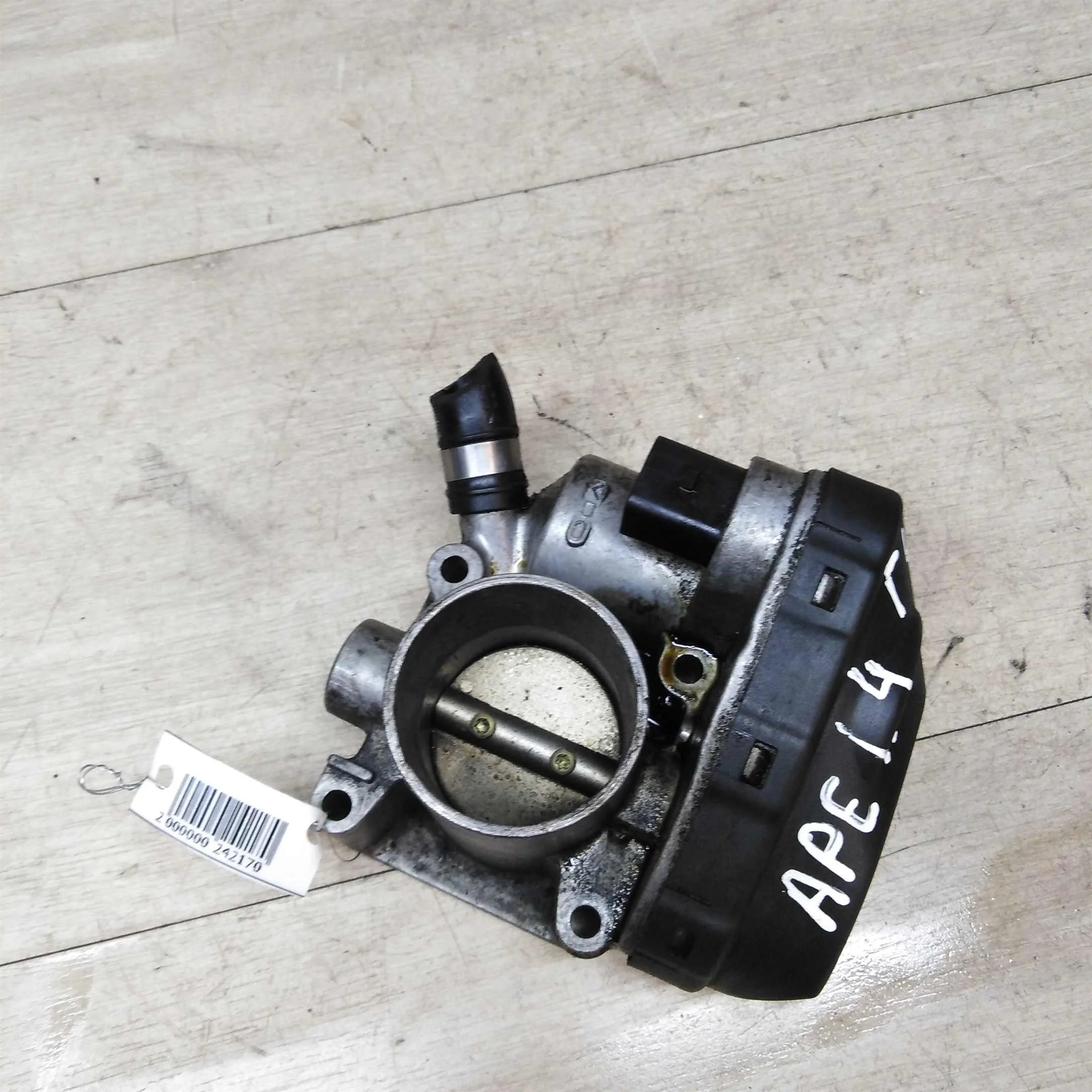 Дроссельная заслонка 1.4i APE Volkswagen Golf 4 Skoda Octavia Tour Volkswagen Bora  (арт. 36775)