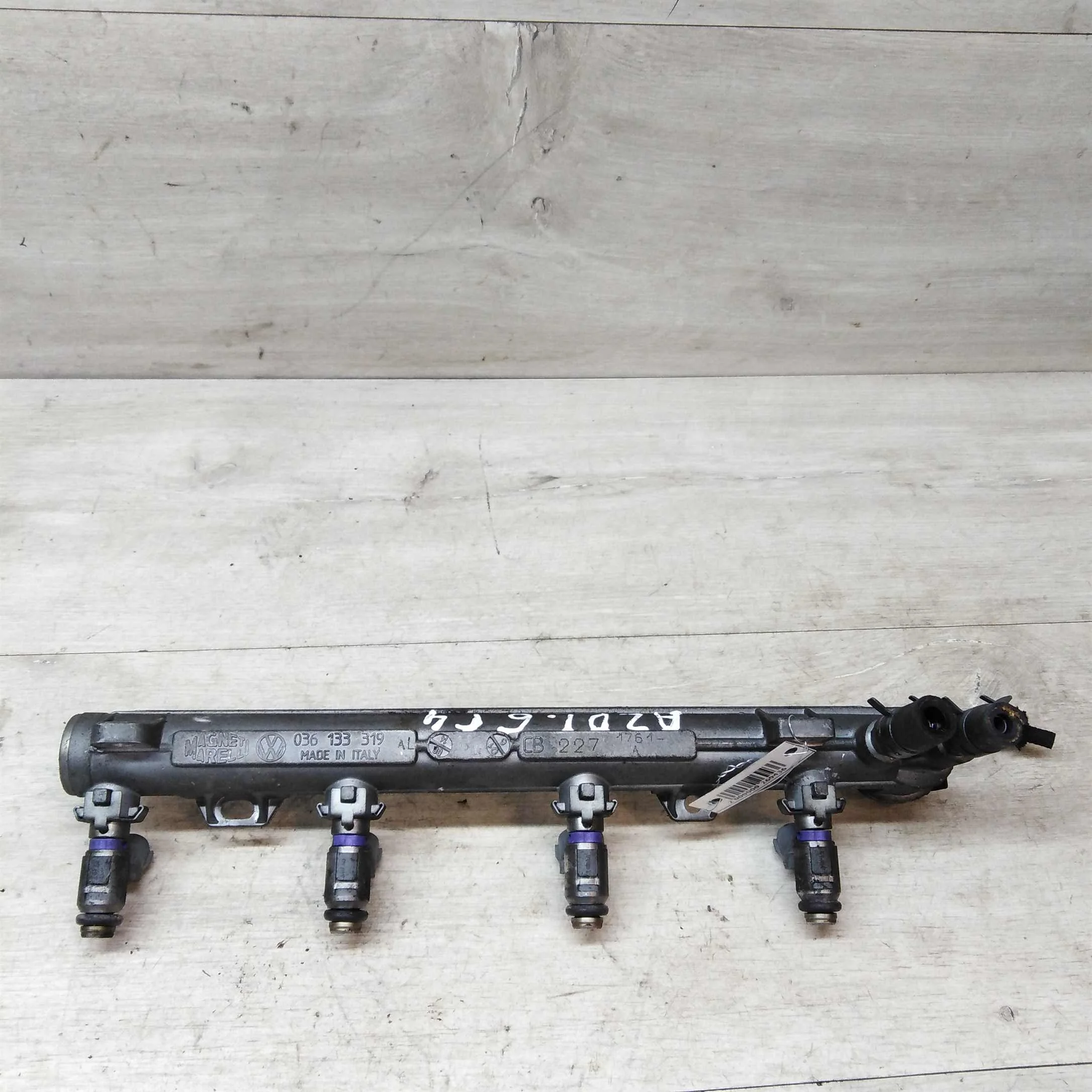 Рампа форсуночная в сборе 1.6i azd Volkswagen Golf 4 Skoda Octavia Tour Volkswagen Bora  (арт. 38392)