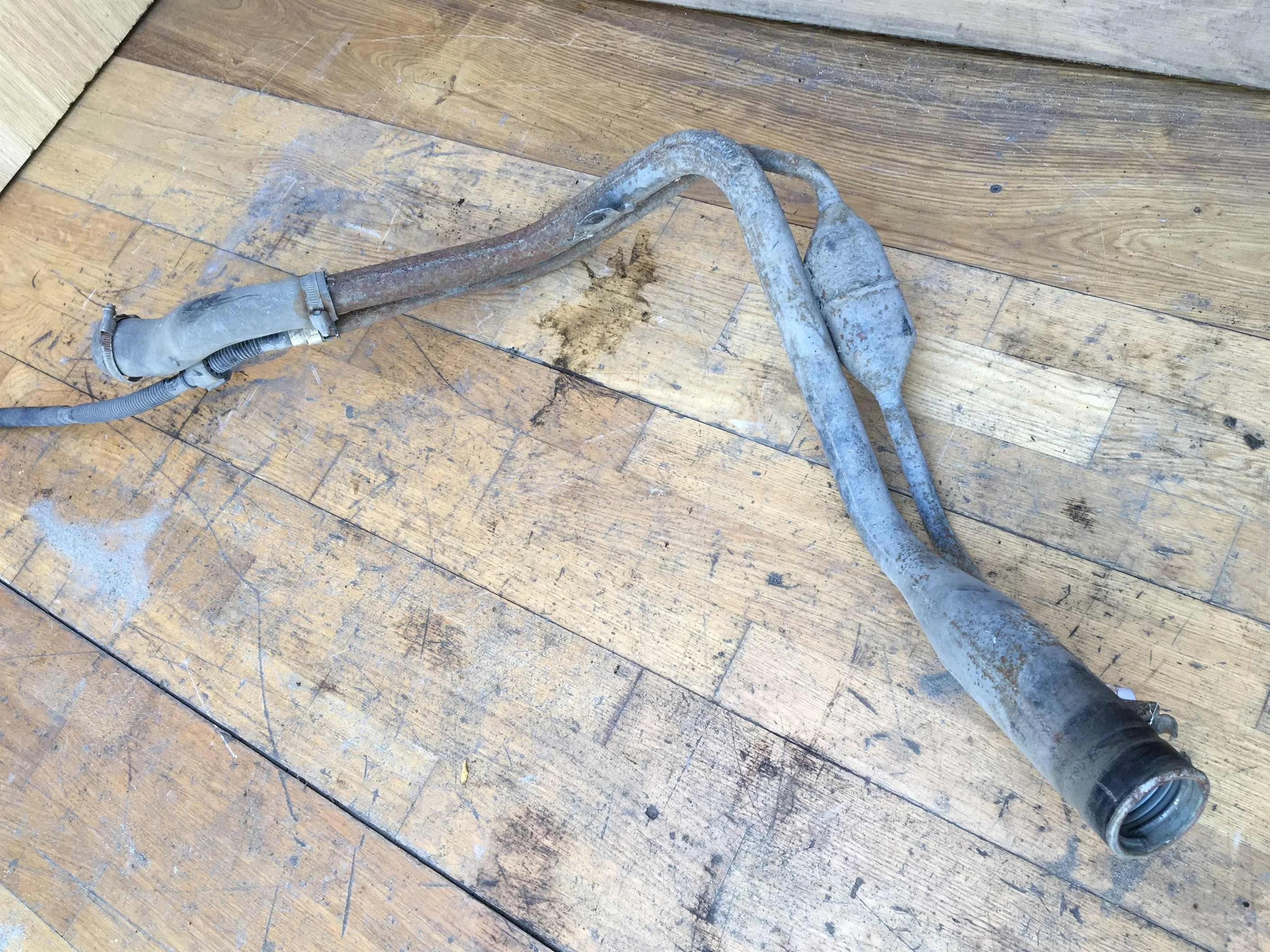 Горловина топливного бака chevrolet cruze до рест (арт. 38612)