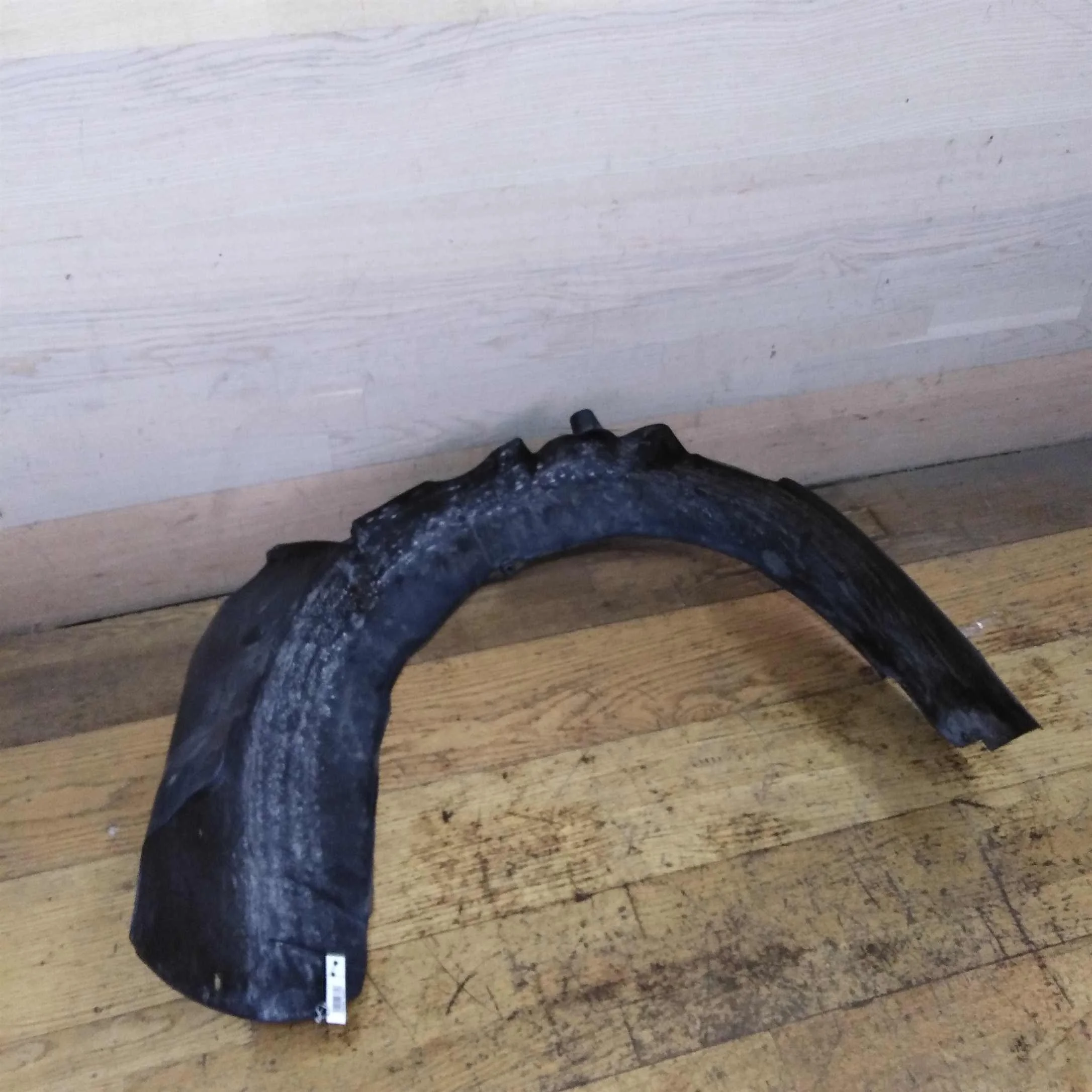 Защита подкрылок локер передний правый Audi A4 B6 8E (арт. 40033)