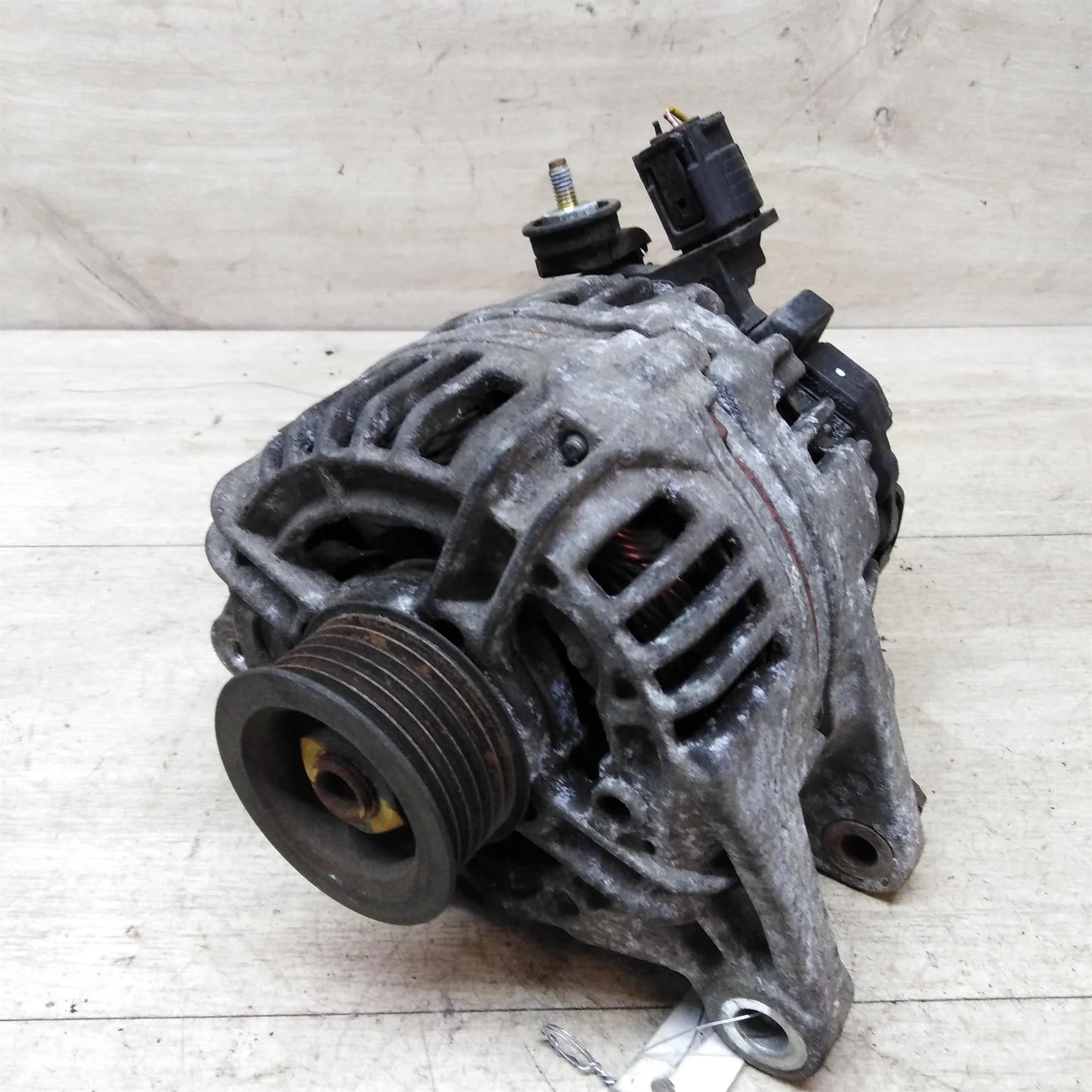 Генератор 90 ампер Toyota avensis t25 1ZZ FE  (арт. 40224)