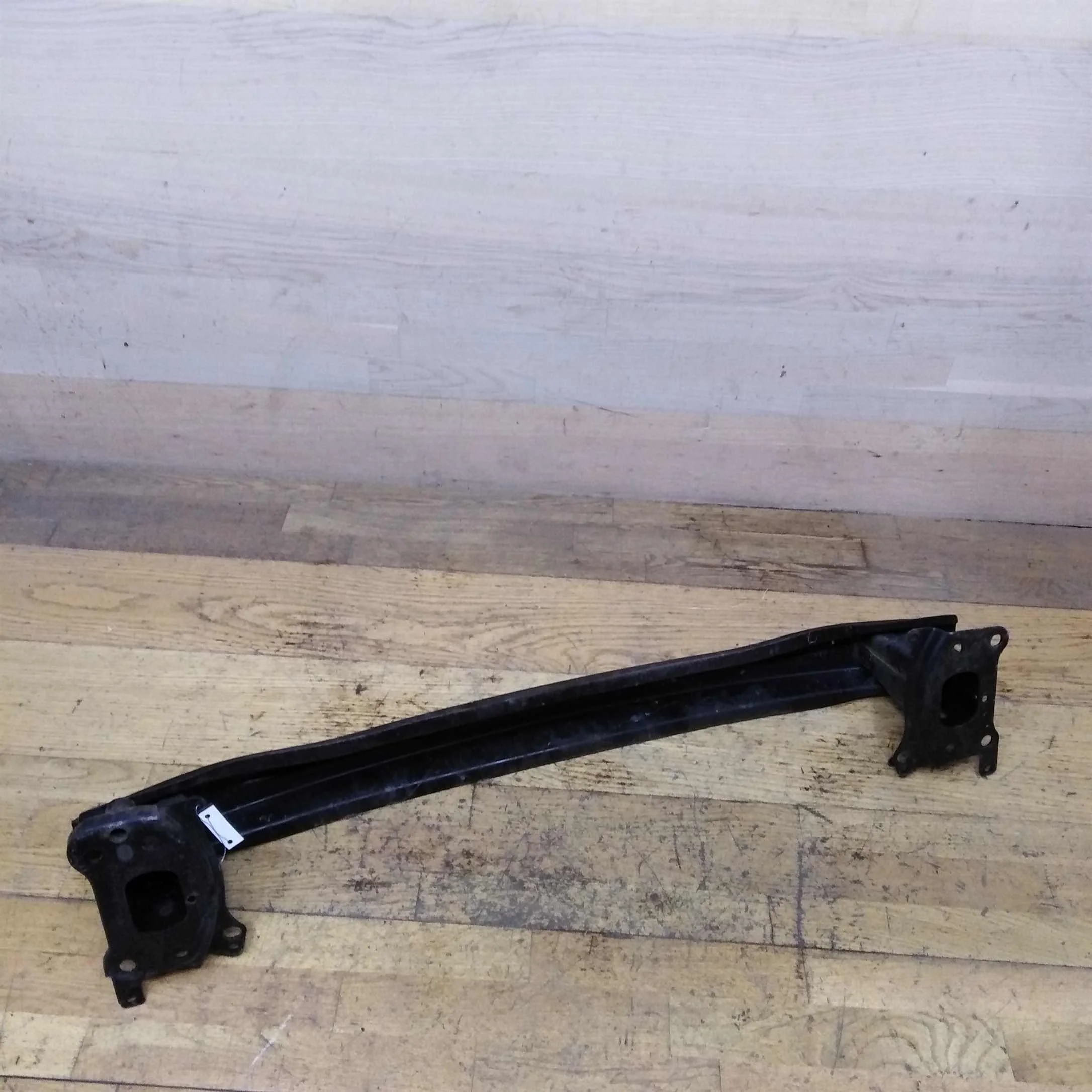 Усилитель переднего бампера Volkswagen Golf Plus 05г.в. (арт. 41040)