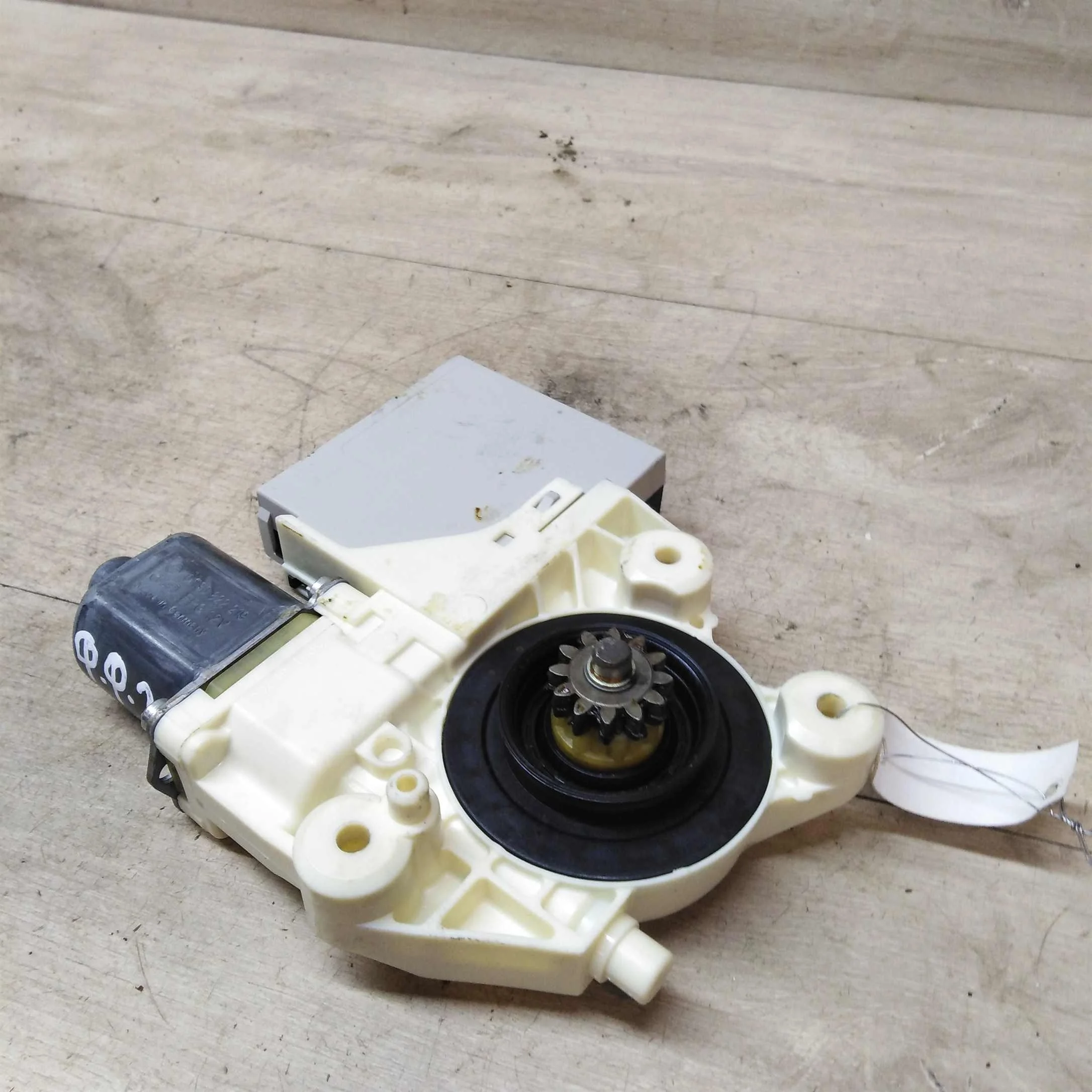 Моторчик стеклоподъемника задний левый Ford Focus 2 (арт. 41104)