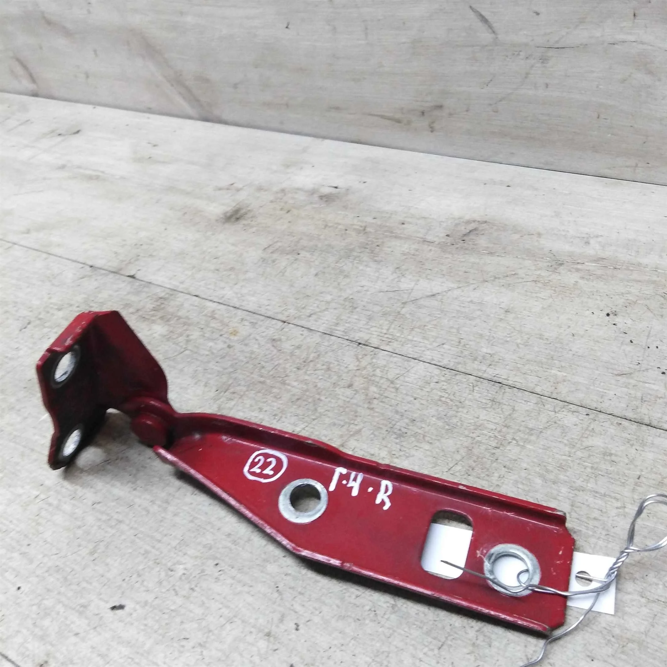 Петля капота правая Volkswagen Golf 4 (арт. 42168)