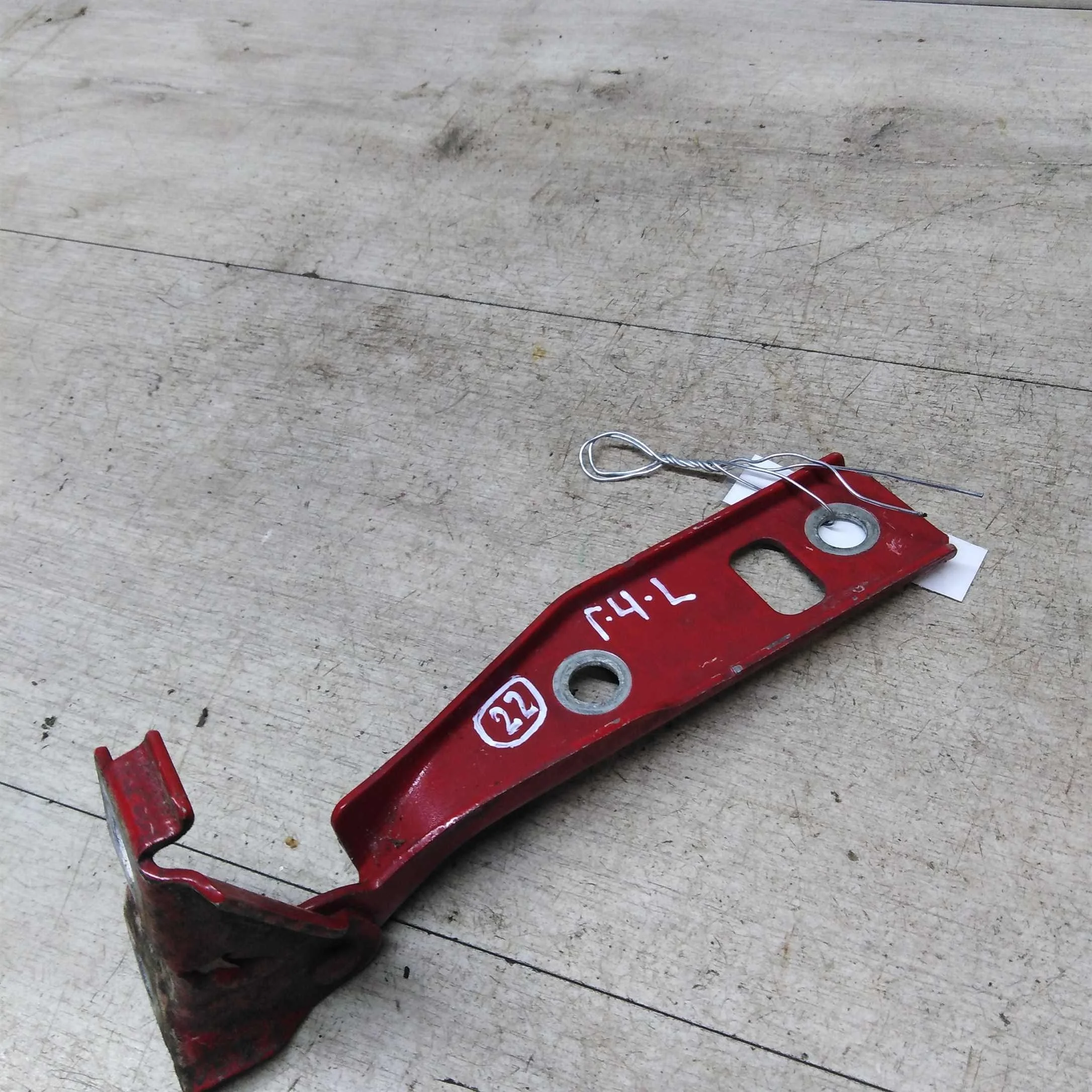 Петля капота левая Volkswagen Golf 4 (арт. 42171)