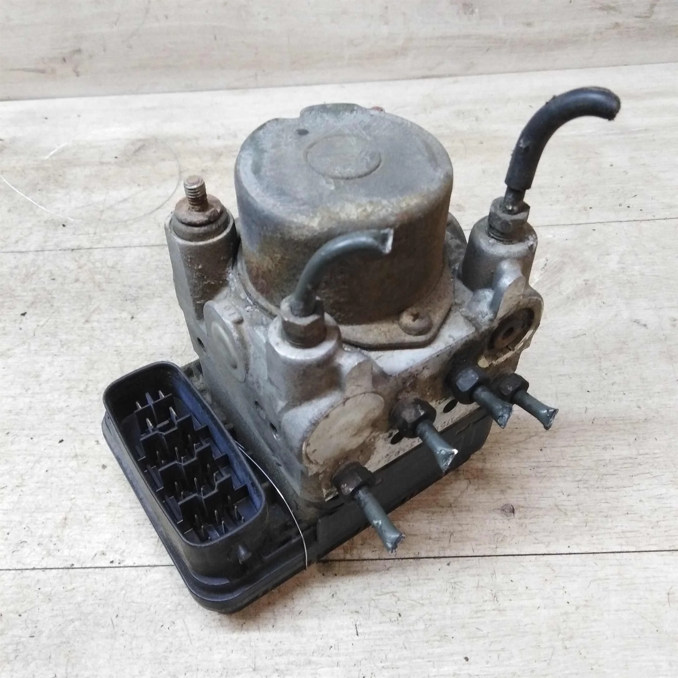 Блок ABS 2.0i АКПП Toyota RAV4 II (XA20) (арт. 42264)