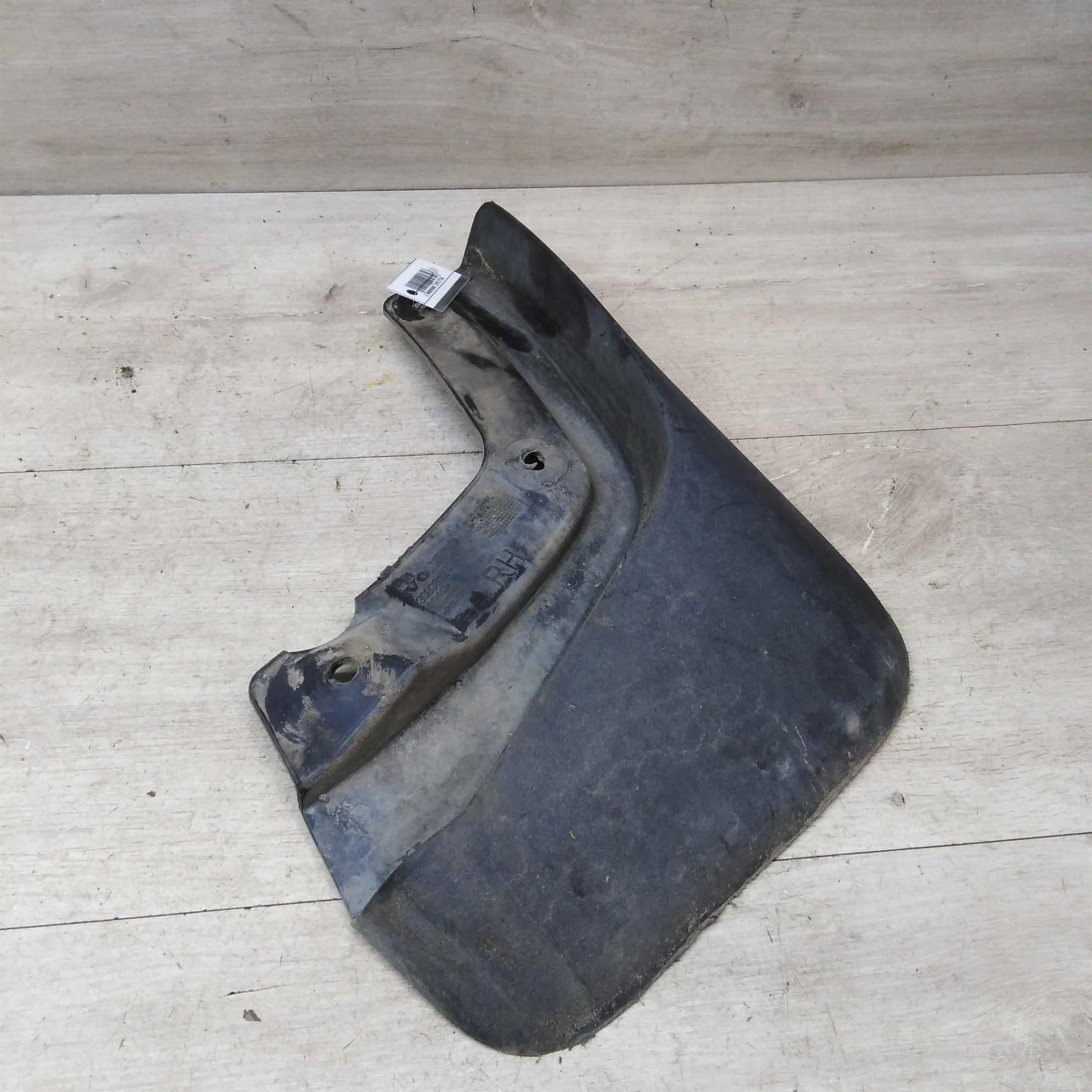 Брызговик задний правый Volvo XC90 рест (арт. 43389)