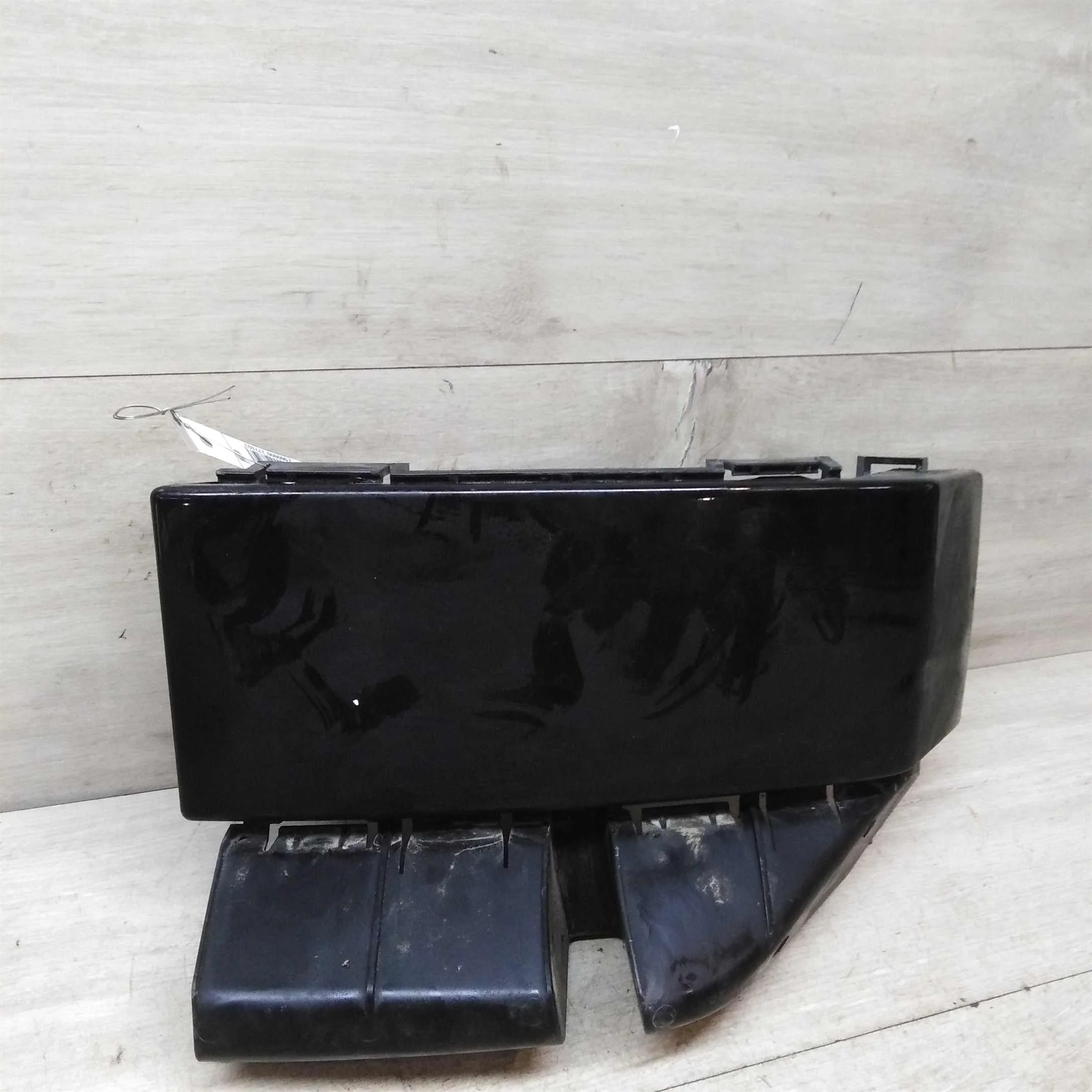 Накладка наружные элементы задняя правая под фонарь Volvo XC90 рест (арт. 43495)