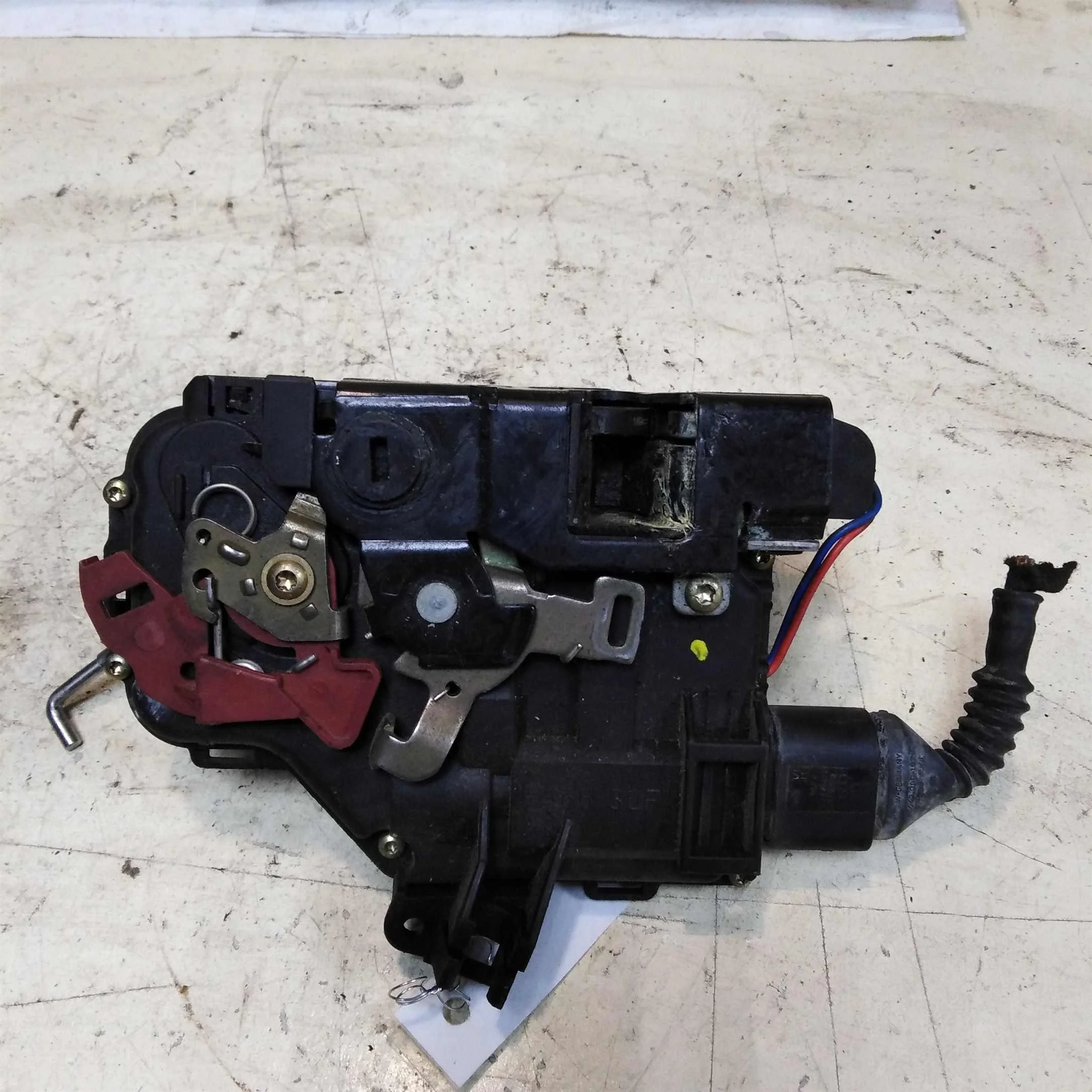 Замок двери задний правый Audi A4 B6 8E (арт. 45157)