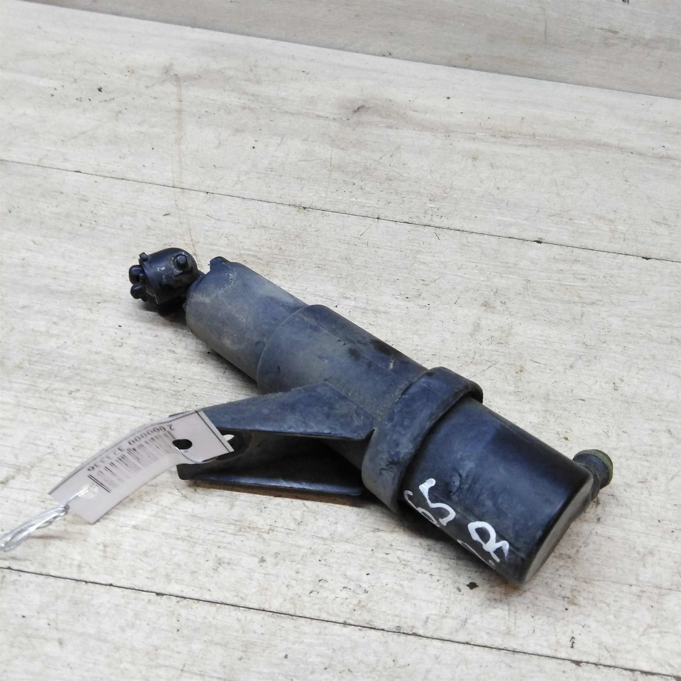 Форсунка омывателя фары правая Volkswagen Passat B5 (арт. 46355)