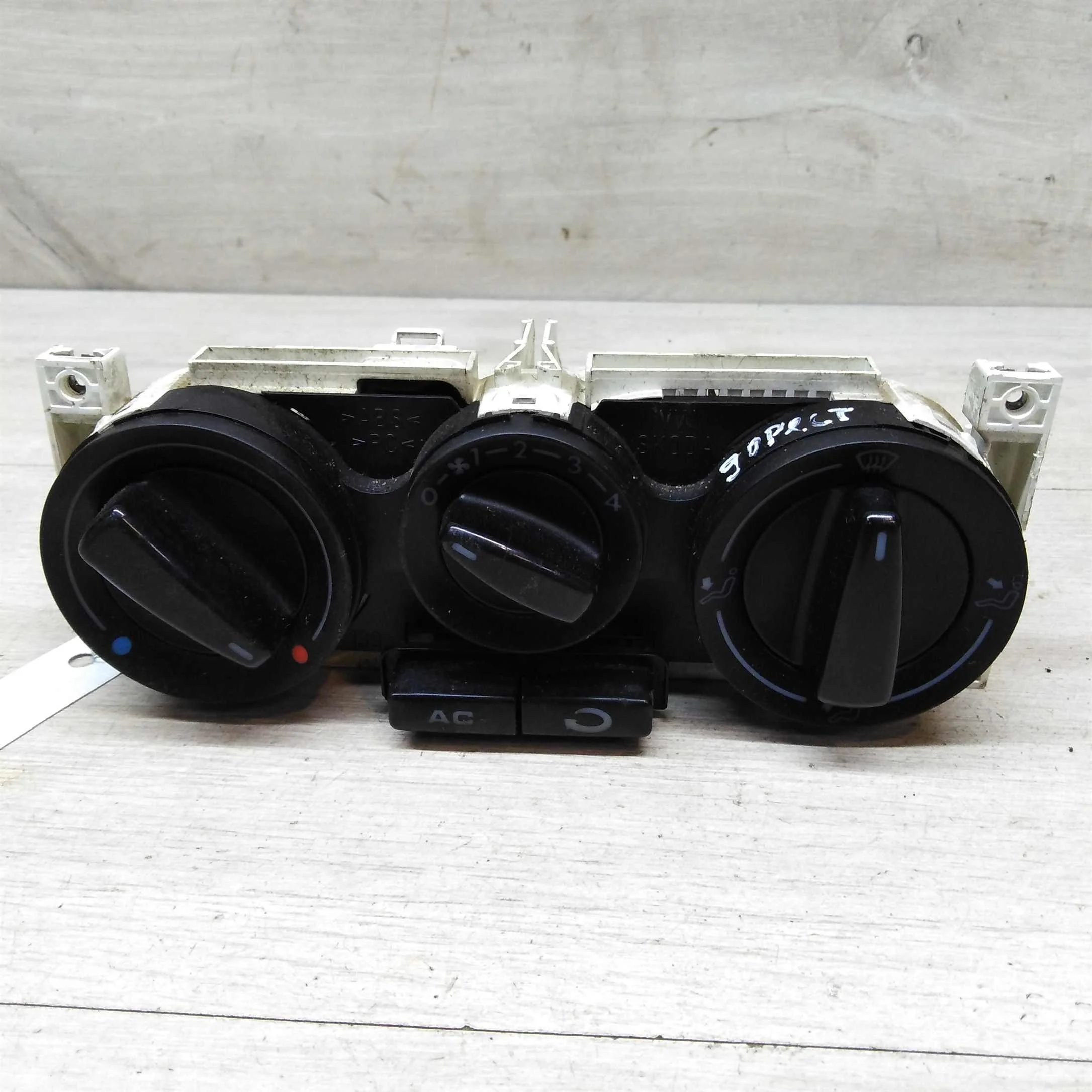 Блок управления печкой кондиционером Skoda Octavia Tour Volkswagen Passat B5 (арт. 46979)