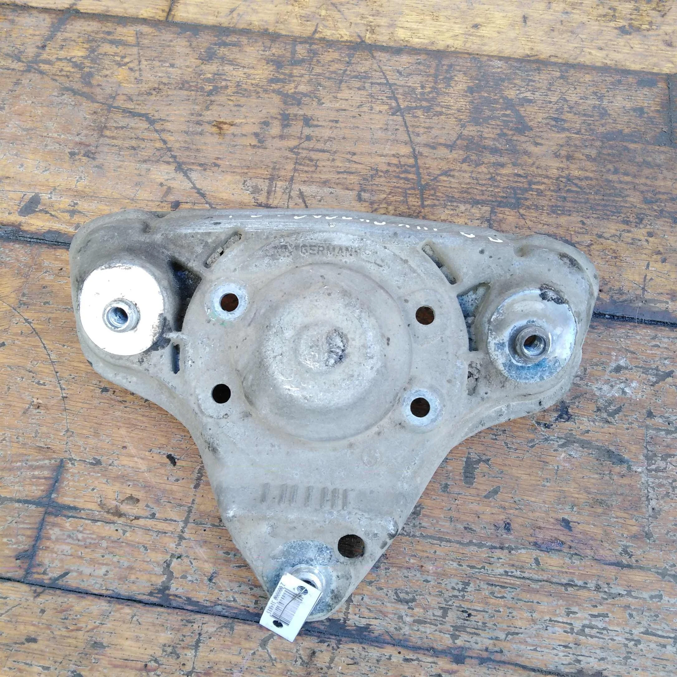 Чашка опорная переднего амортизатора Skoda Superb I рест (арт. 48706)