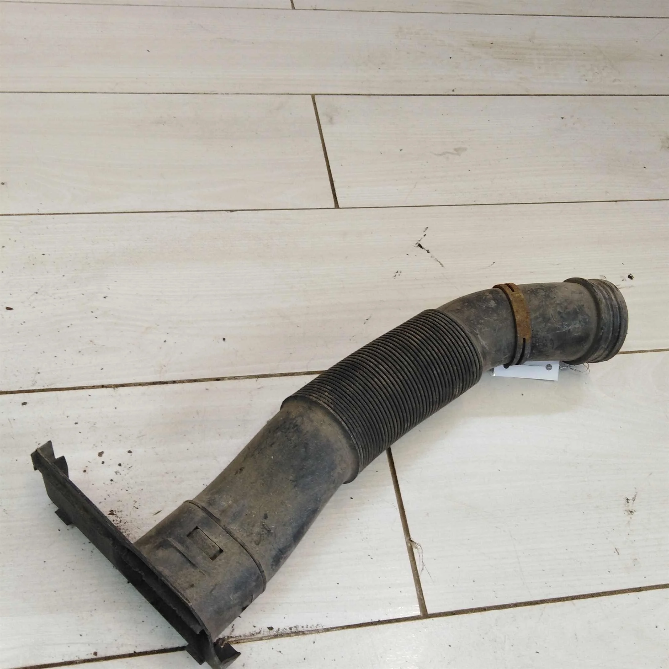 Гофра воздуховода заборник Volkswagen Polo Sedan (арт. 49680)